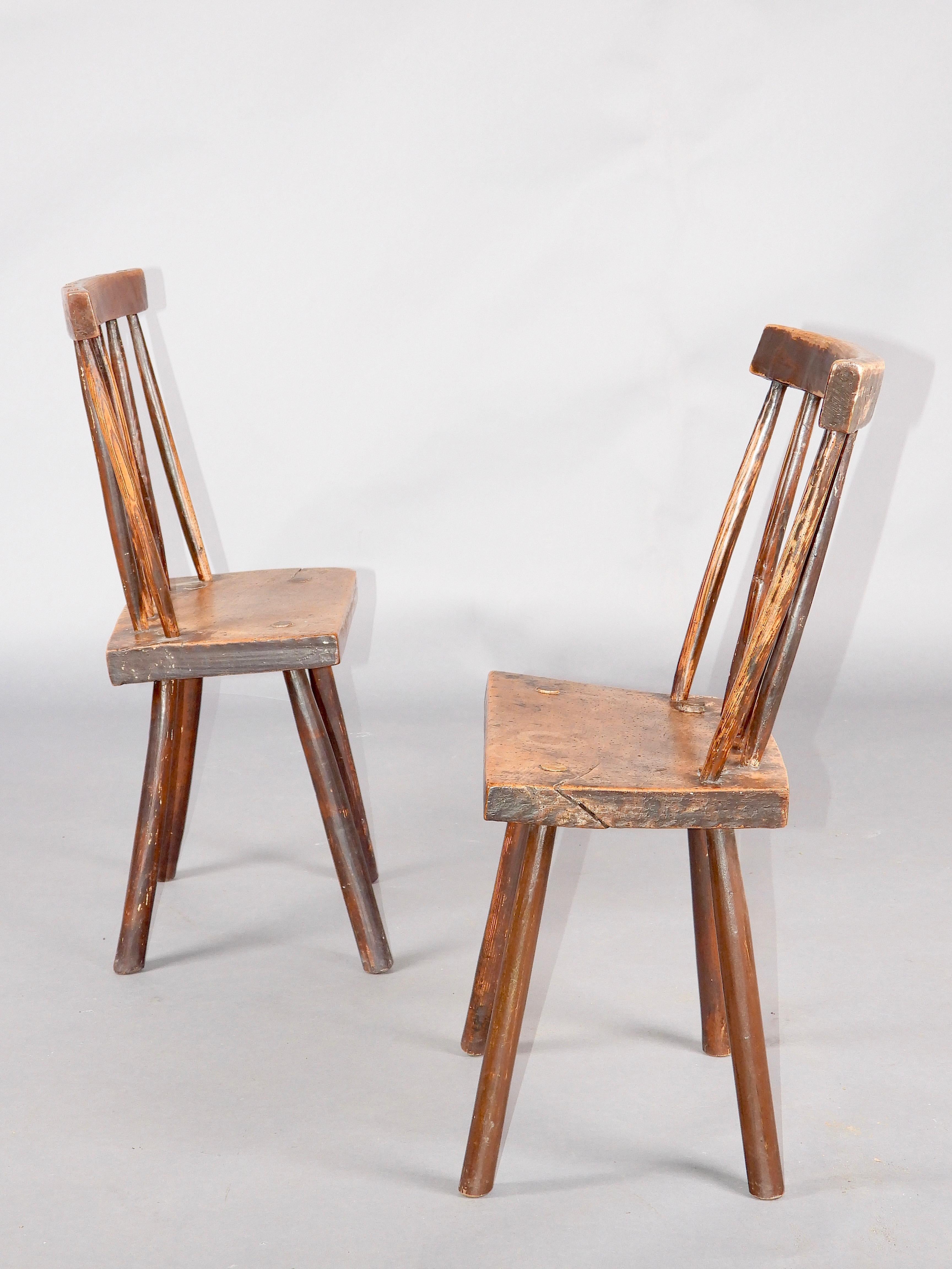 Ensemble de 6 chaises d'art populaire en vente 3