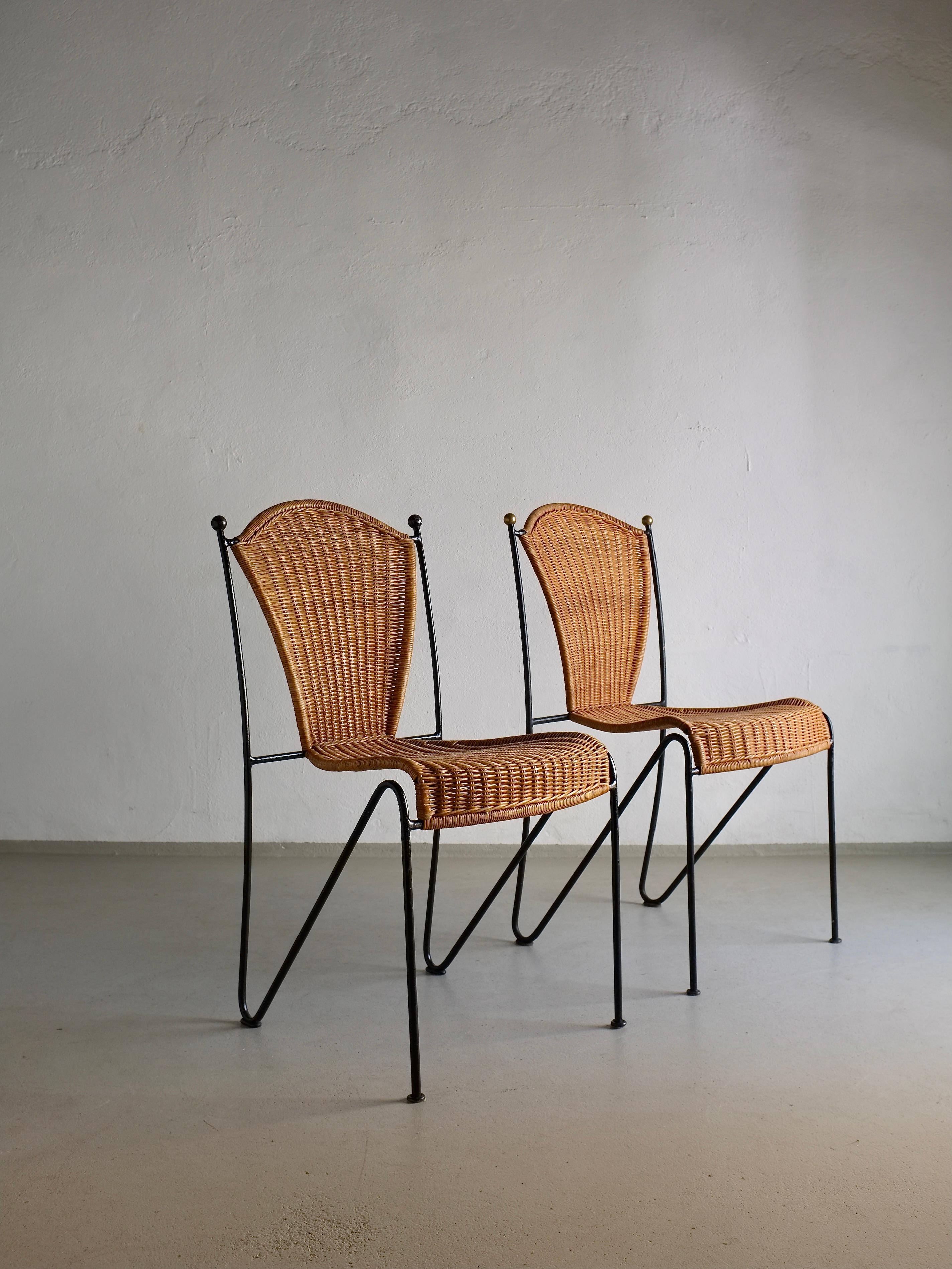 Satz von 6 Frederick Weinberg-Eisenstühlen aus Korbweide, USA, 1960er Jahre (Minimalistisch) im Angebot