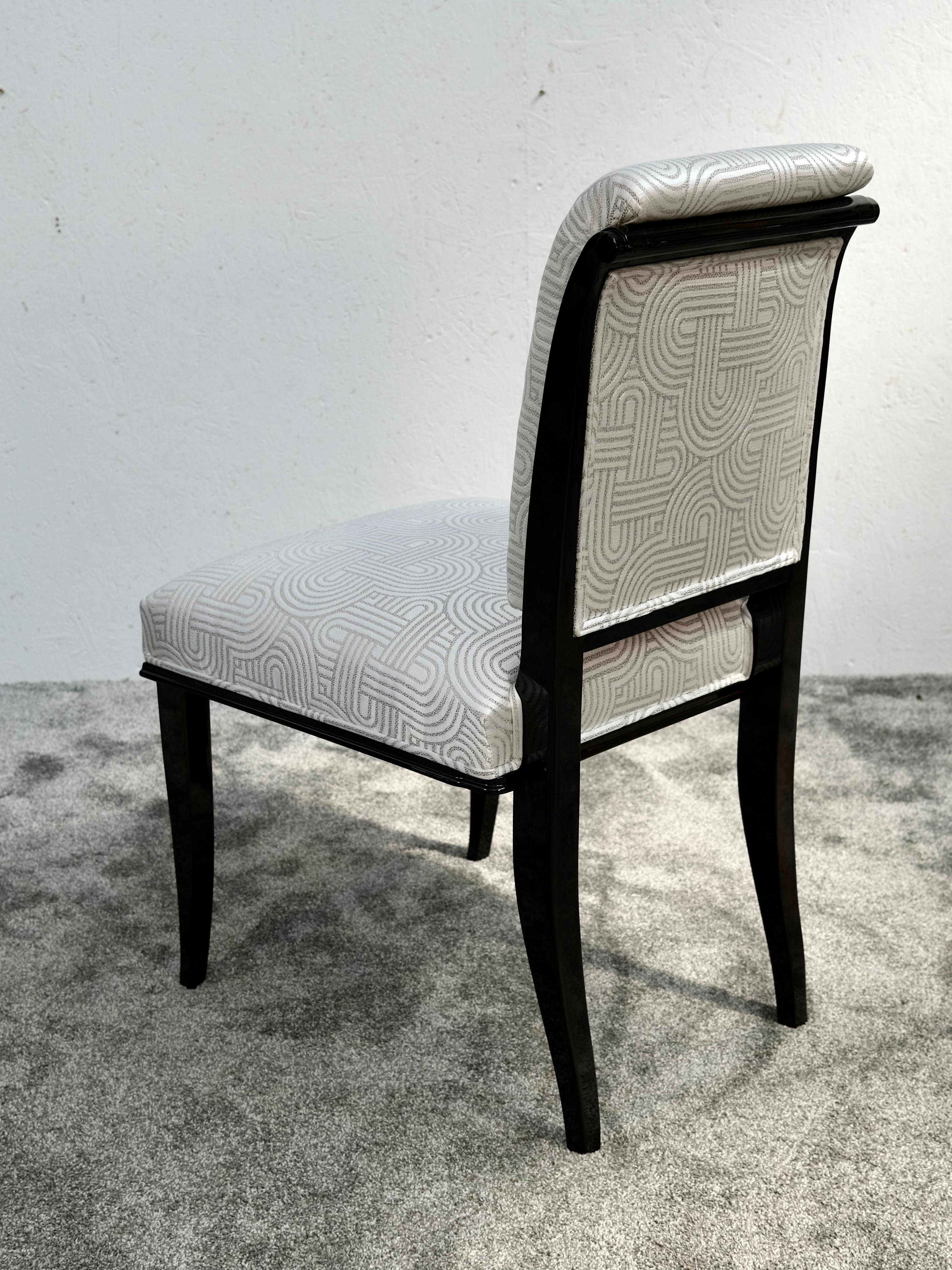 Set di 6 sedie Art Deco francesi, noce, lucido, 1930 circa, completamente restaurate In condizioni buone in vendita a Ulm, DE
