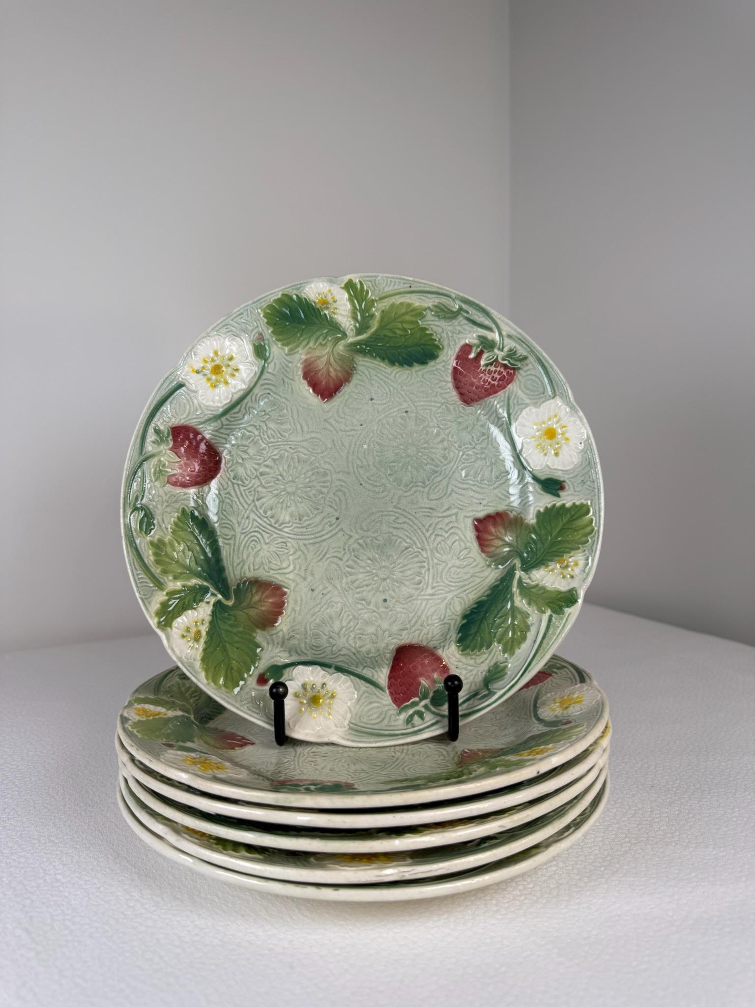 Français Ensemble de 6 assiettes à dessert Barbotine, circa 1900 en vente