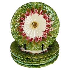 Ensemble de 6 assiettes en majolique de Barbotine à motif de fleurs de marguerite, années 1900