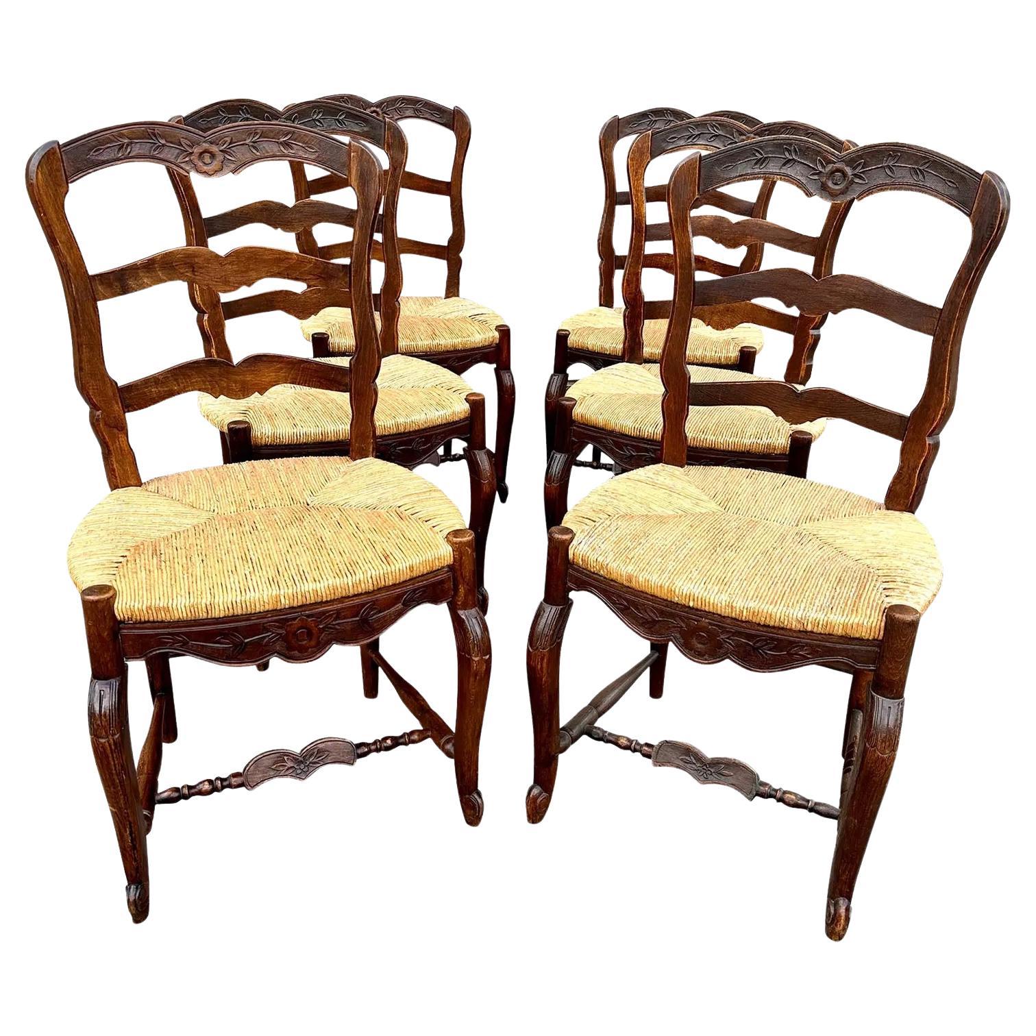 Ensemble de 6 chaises françaises en vente