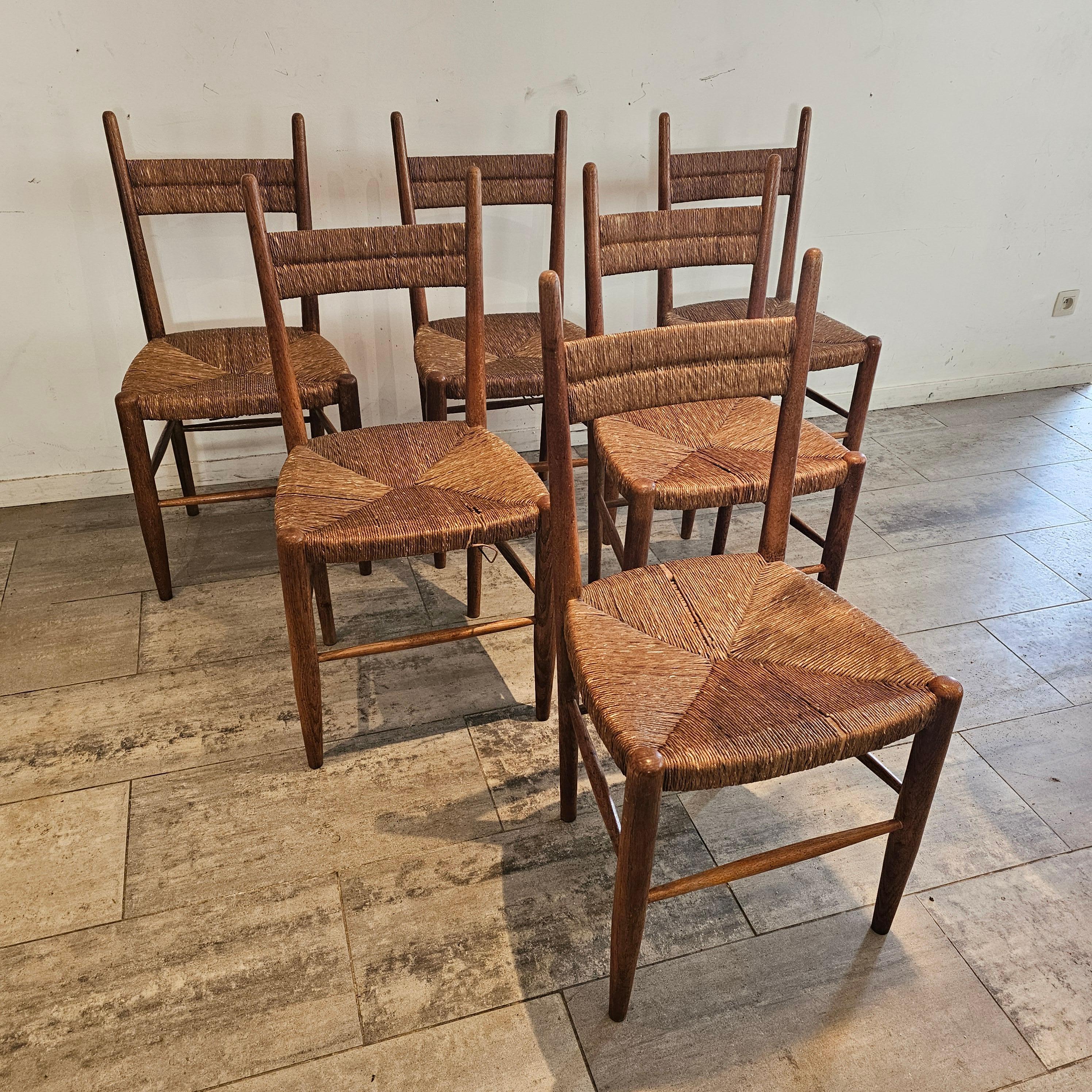 Mid-Century Modern Set of 6 French Chairs in Teak and straw Woven Seatings For Sale