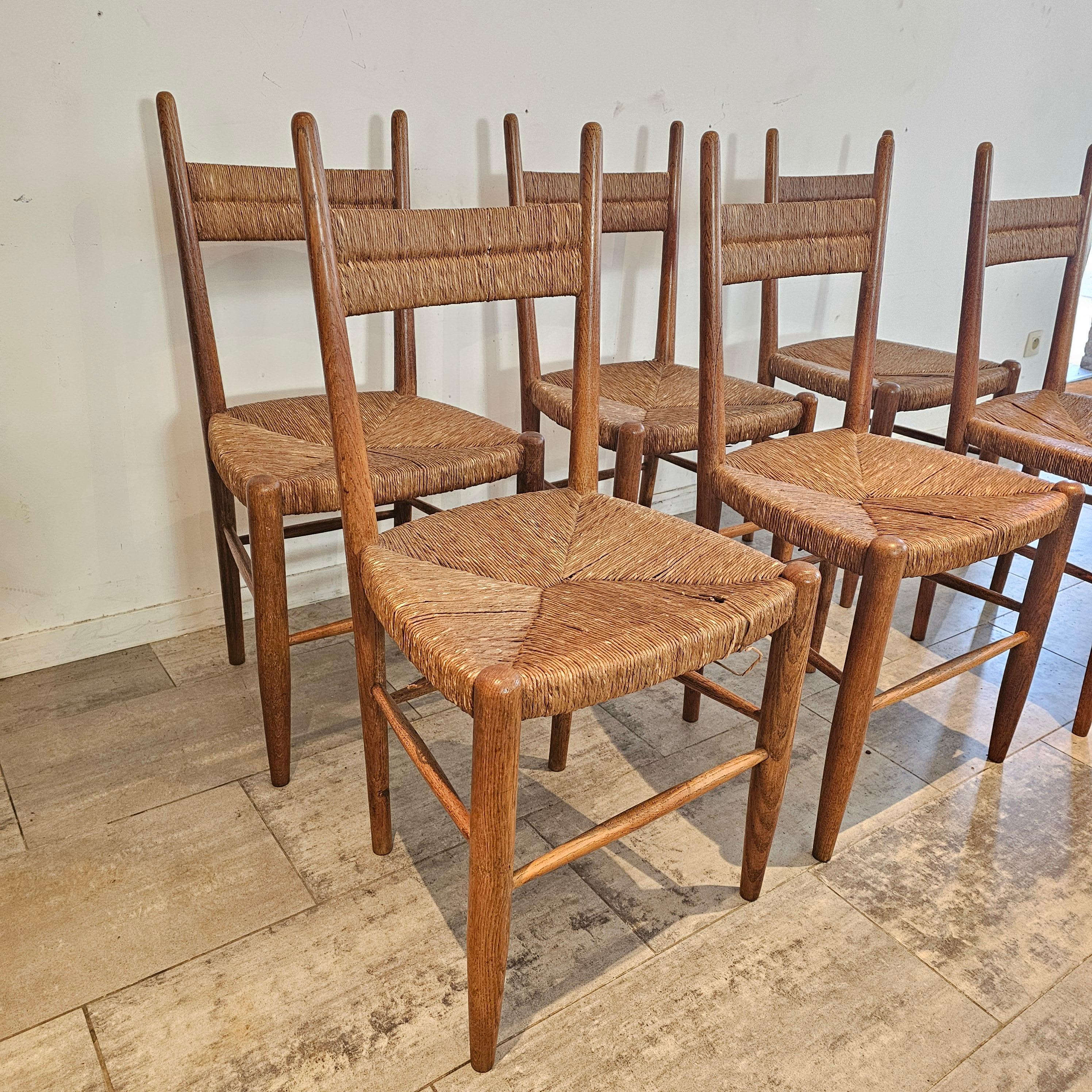Set aus 6 französischen Stühlen aus Teakholz und geflochtenen Strohsitzen (Handgewebt) im Angebot