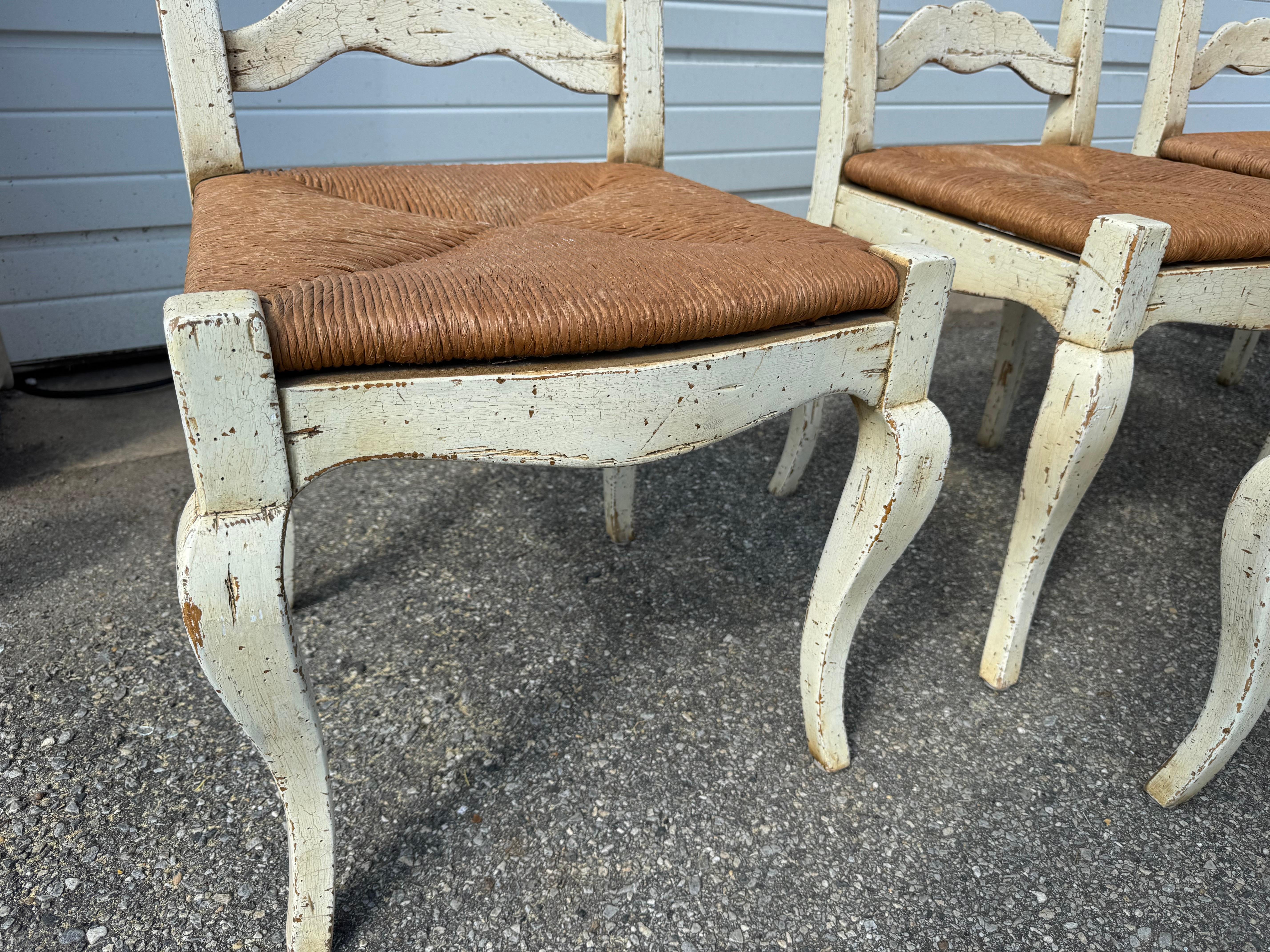 Ensemble de 6 chaises de salle à manger à dossier échelonné Antique French Country Bon état - En vente à Wilmington, DE
