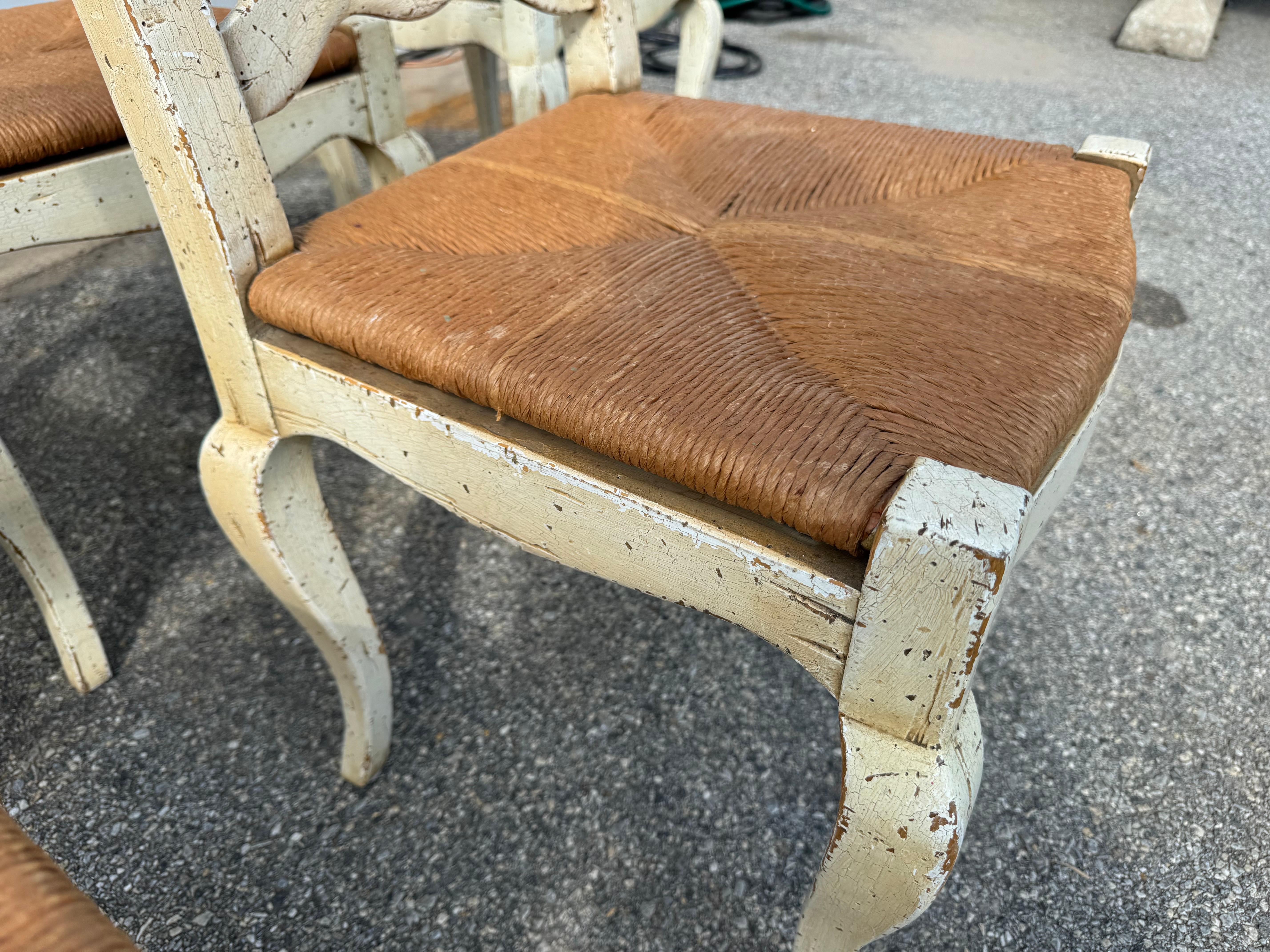 20ième siècle Ensemble de 6 chaises de salle à manger à dossier échelonné Antique French Country en vente