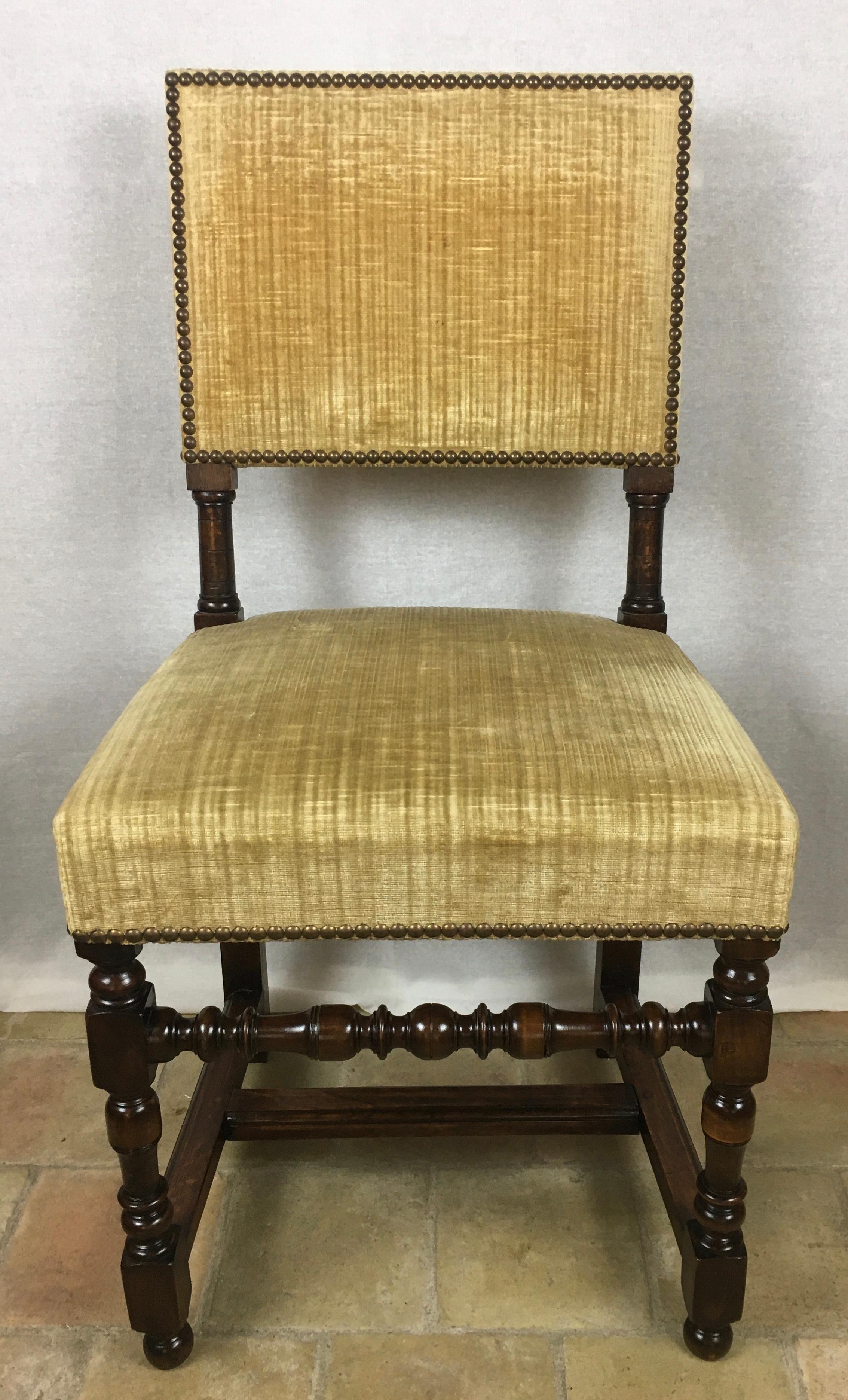 20th Century Set of 6 French Louis XIII Style Dining Chairs