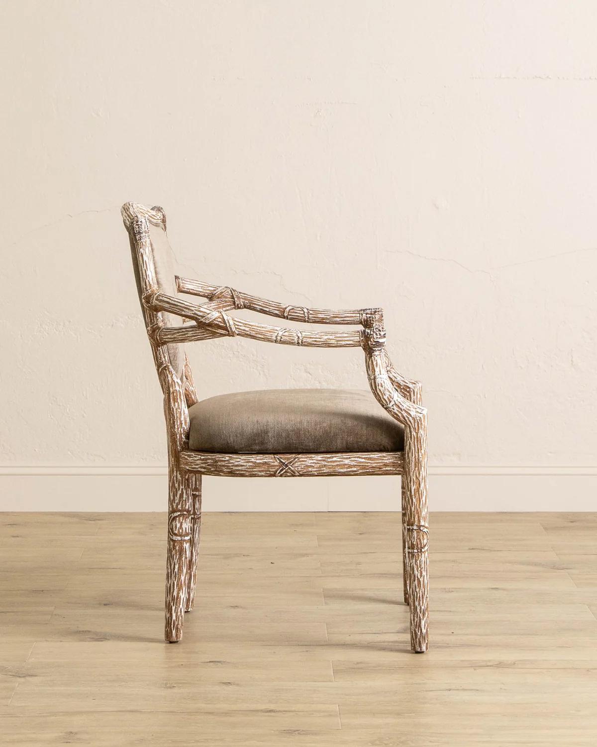 Satz von 6 Französisch Faux Bois Holz Sessel W / Taupe Chenille im Zustand „Hervorragend“ im Angebot in Los Angeles, CA