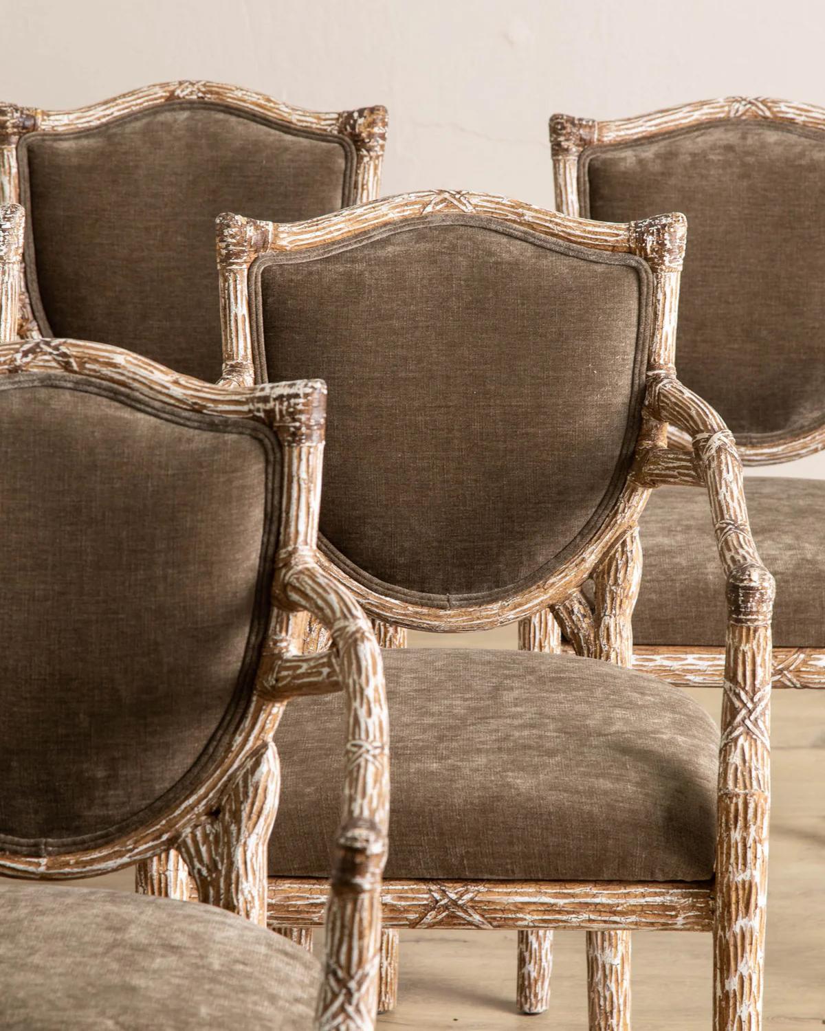 Satz von 6 Französisch Faux Bois Holz Sessel W / Taupe Chenille im Angebot 1