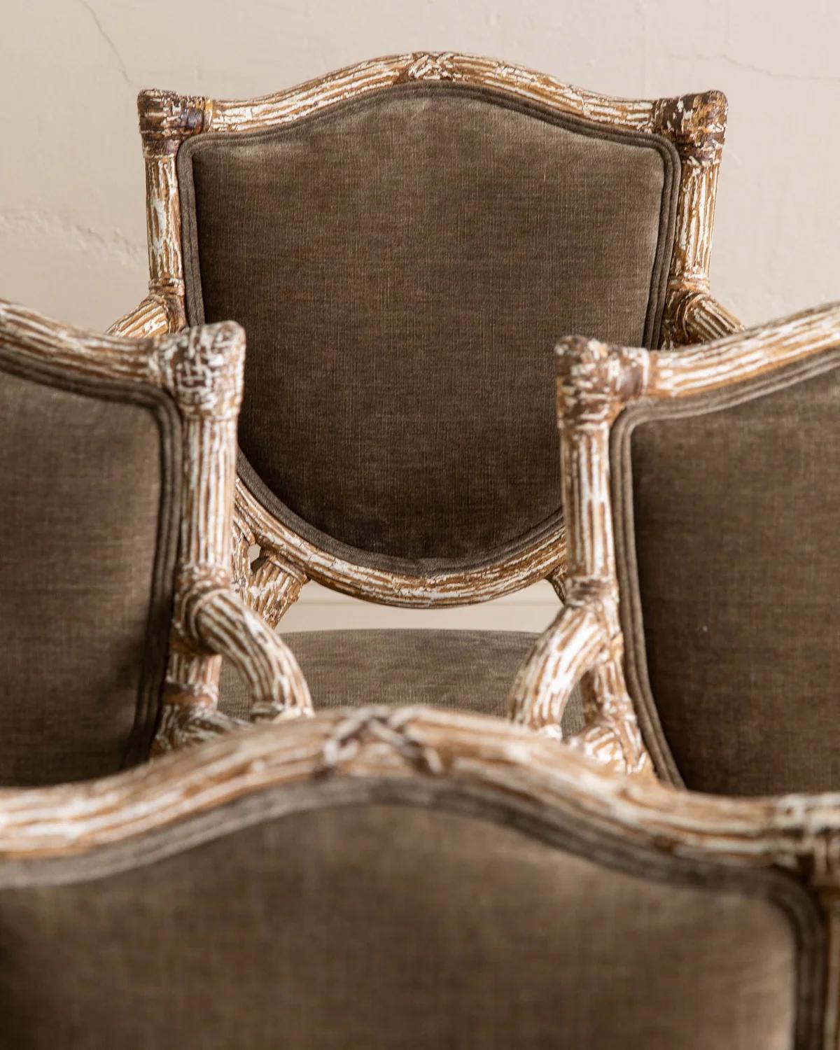 Satz von 6 Französisch Faux Bois Holz Sessel W / Taupe Chenille im Angebot 2