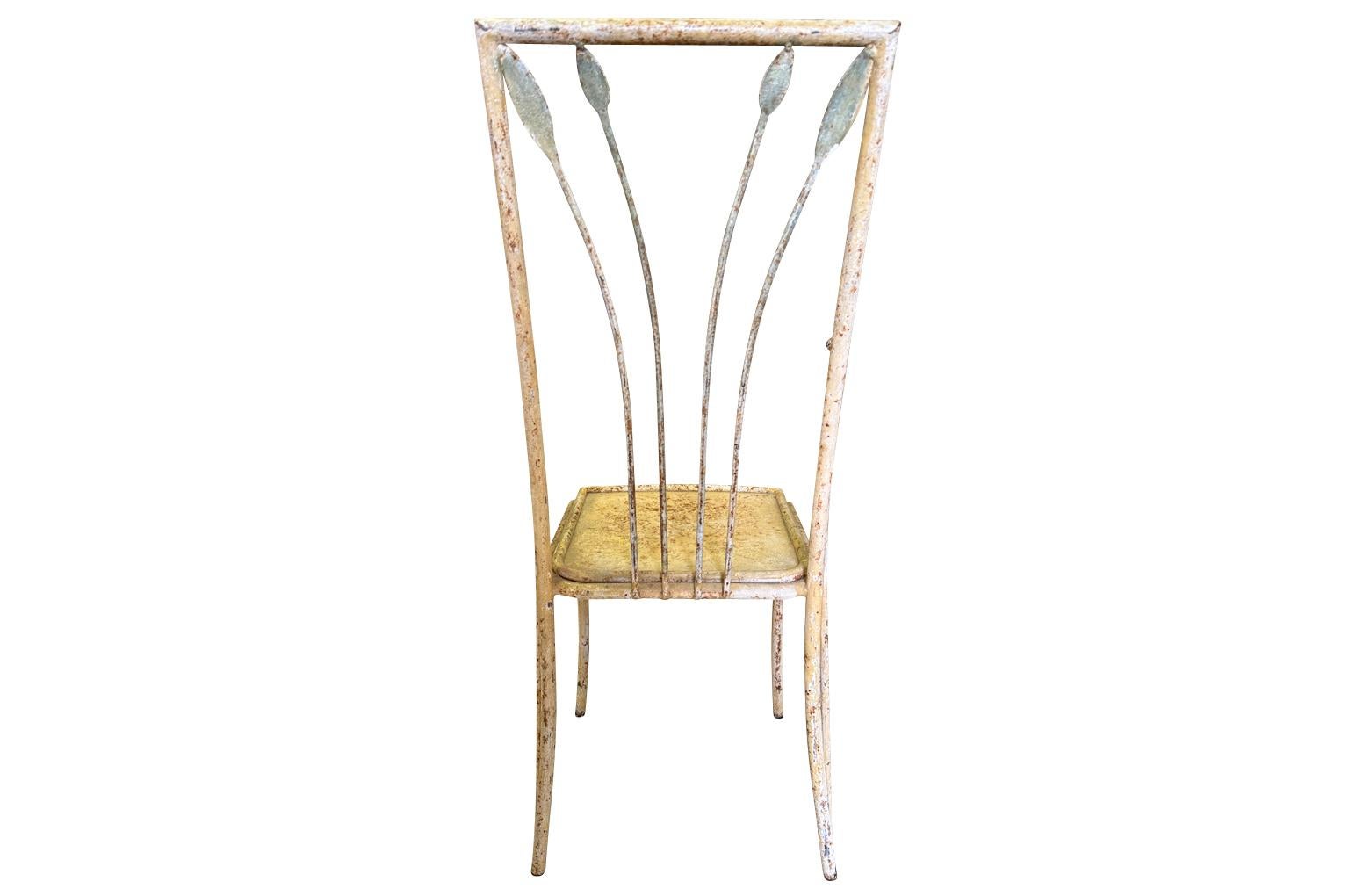 Ensemble de 6 chaises de jardin en fer français en vente 5