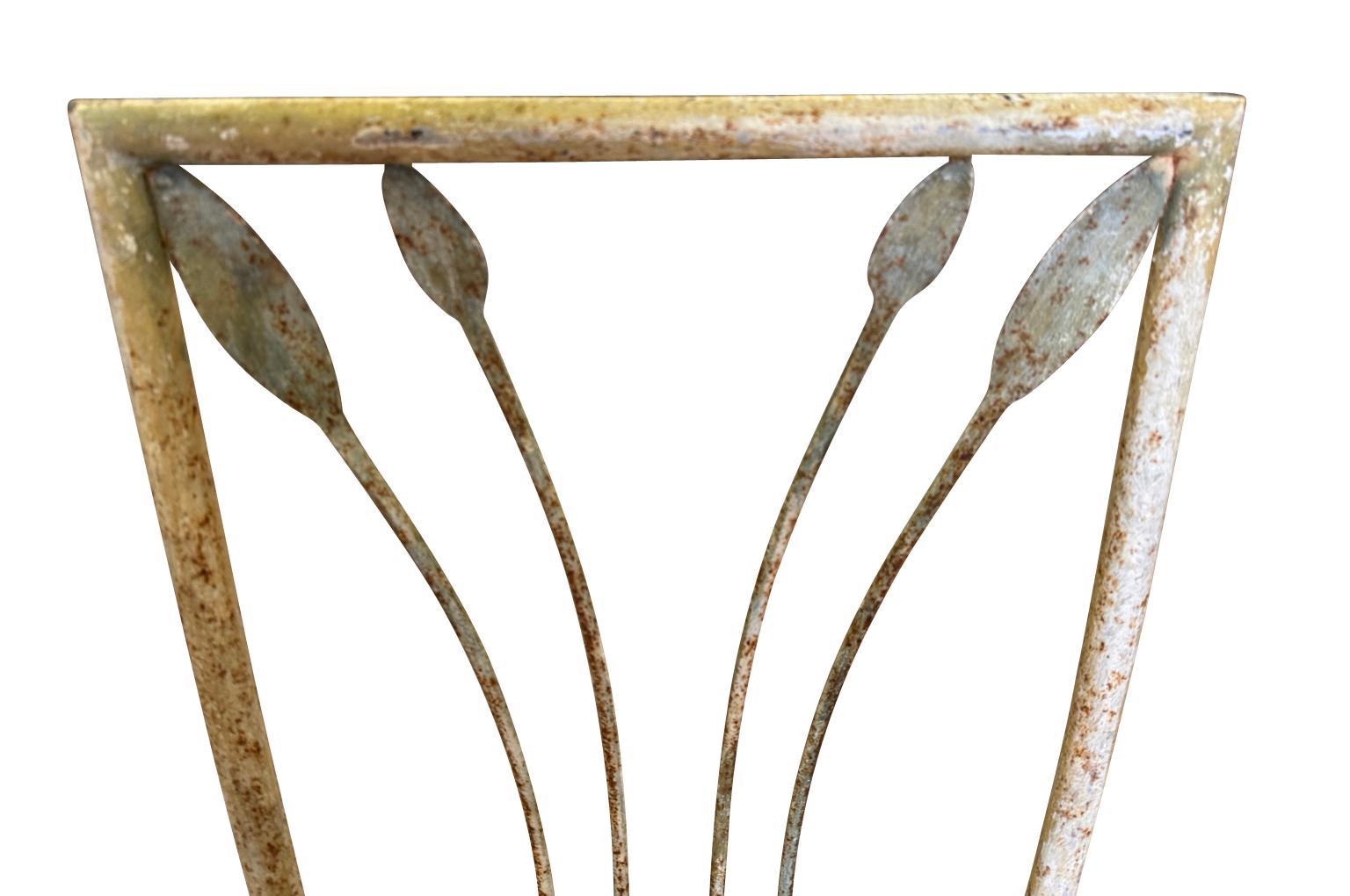 Ensemble de 6 chaises de jardin en fer français en vente 8