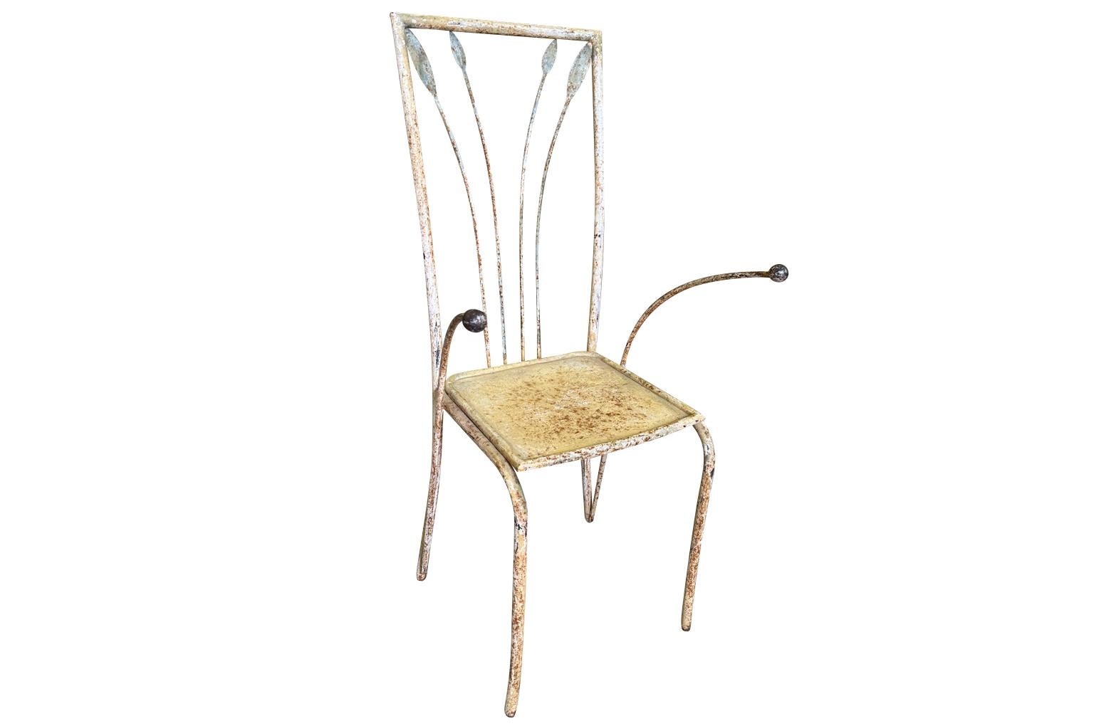 Ensemble de 6 chaises de jardin en fer français en vente 4