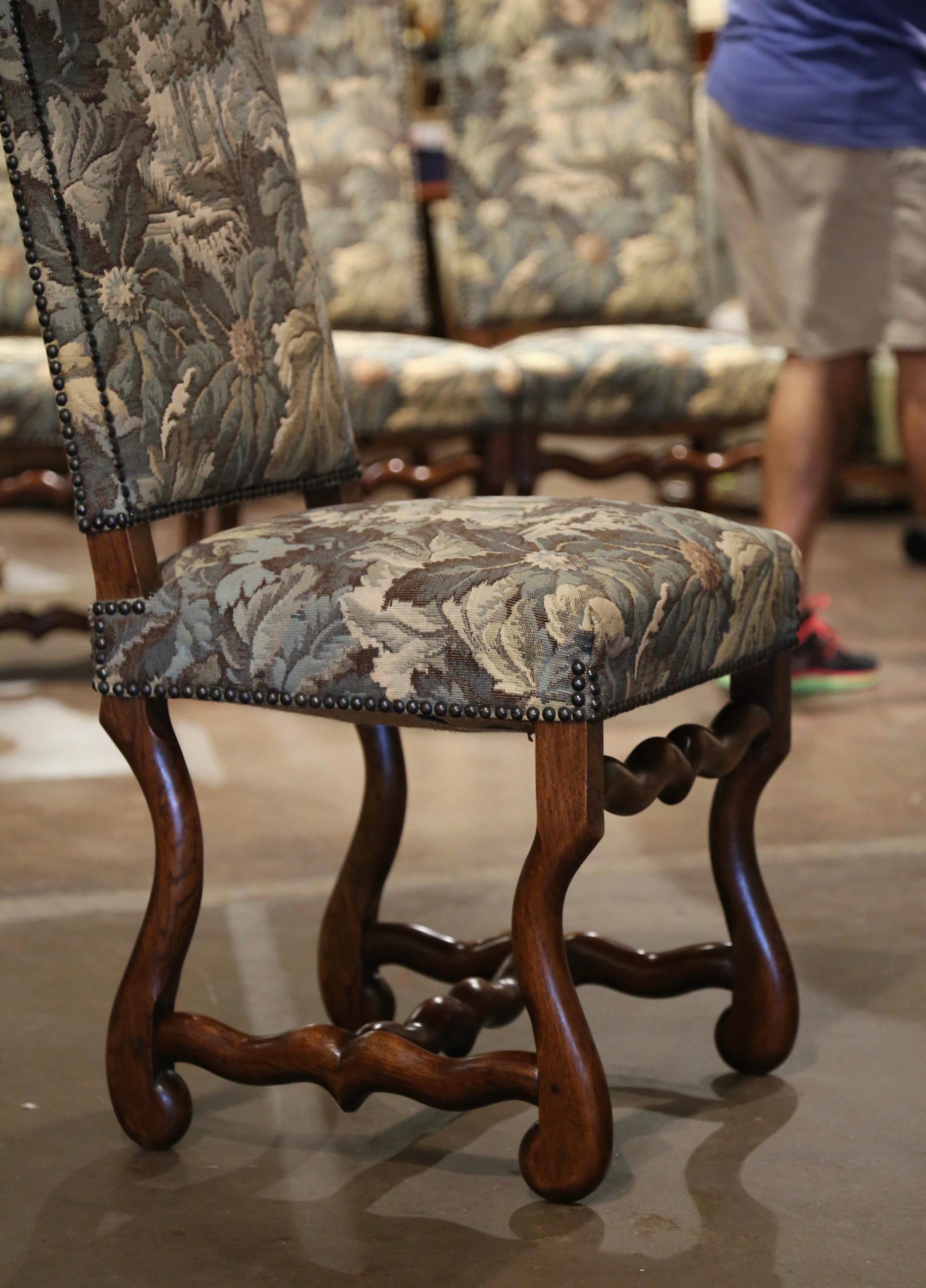 Ensemble de 6 chaises de salle à manger françaises Louis XIII sculptées en os de mouton avec tapisserie 4