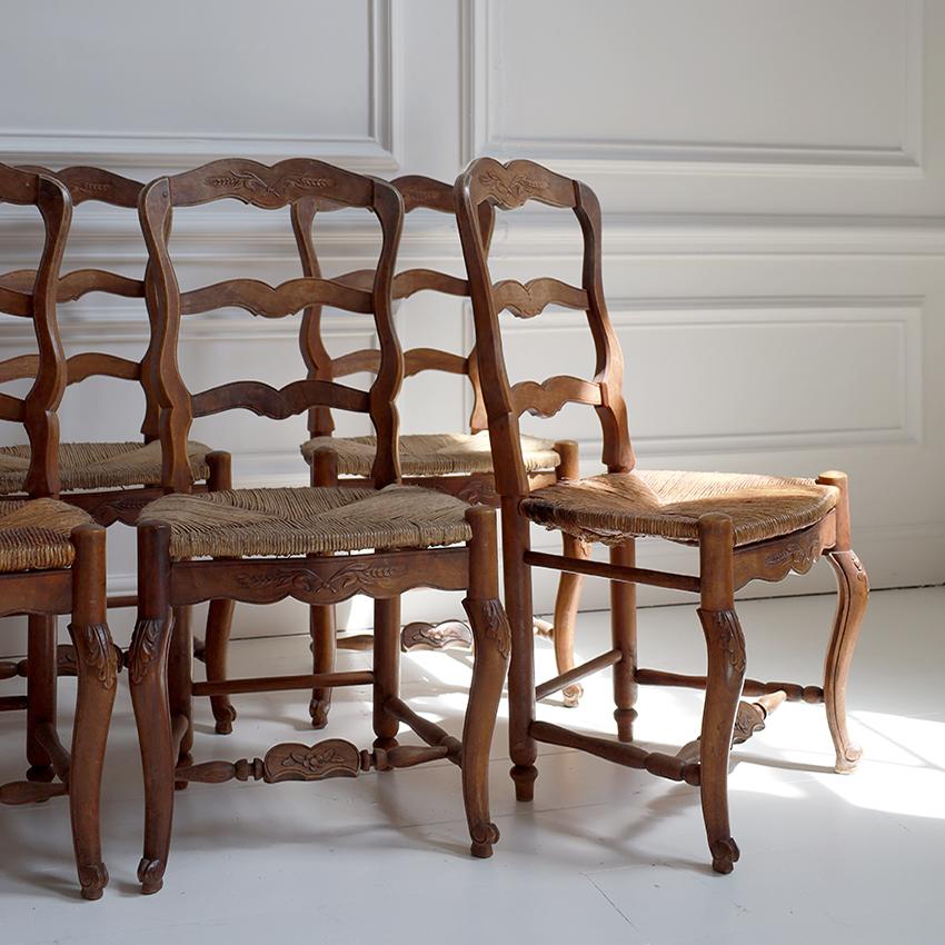 Hand-Woven Set of 6 French Louis XV Style Dining Chairs For Sale