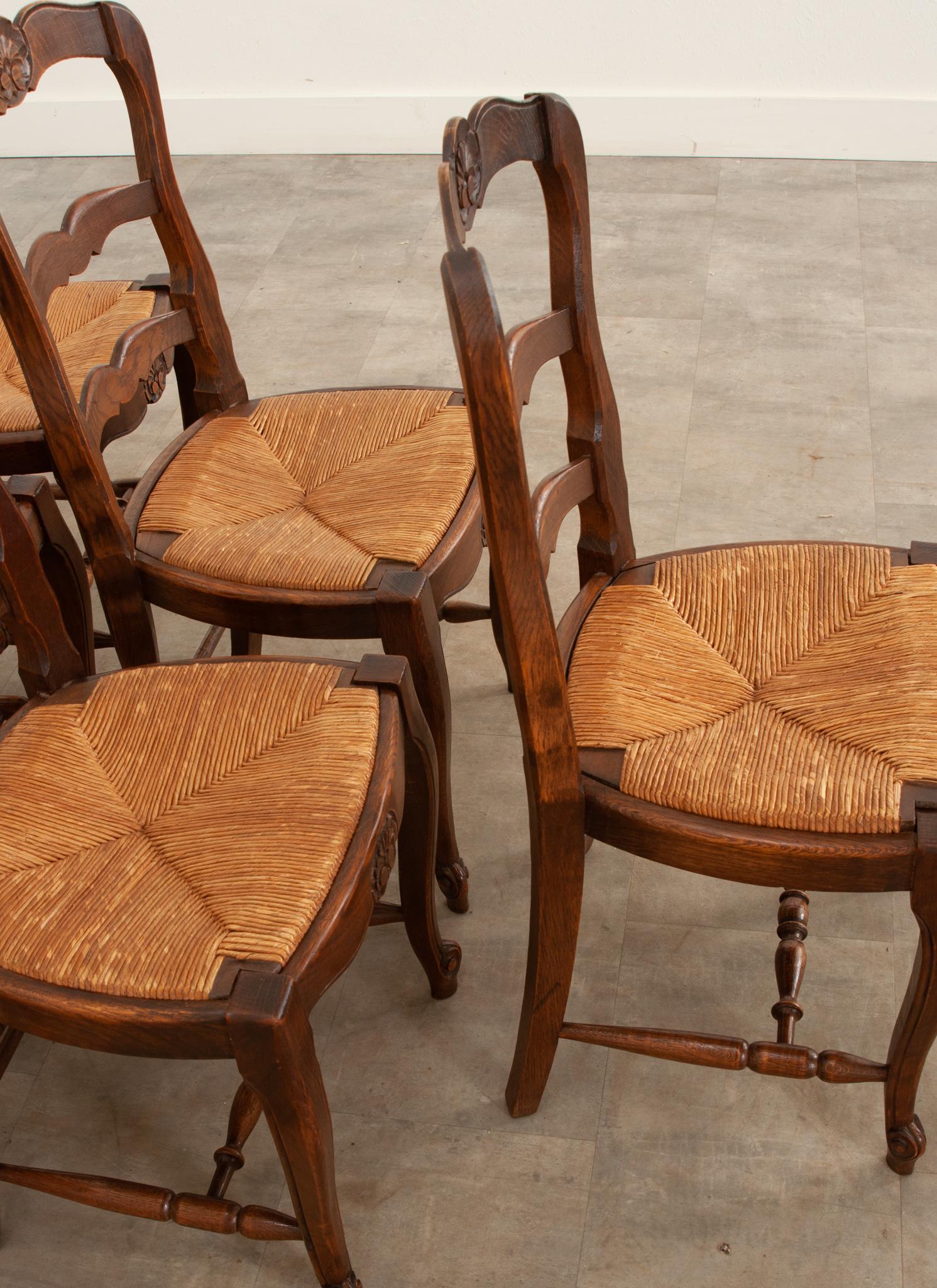 20th Century Set of 6 French Louis XV Style Dining Chairs