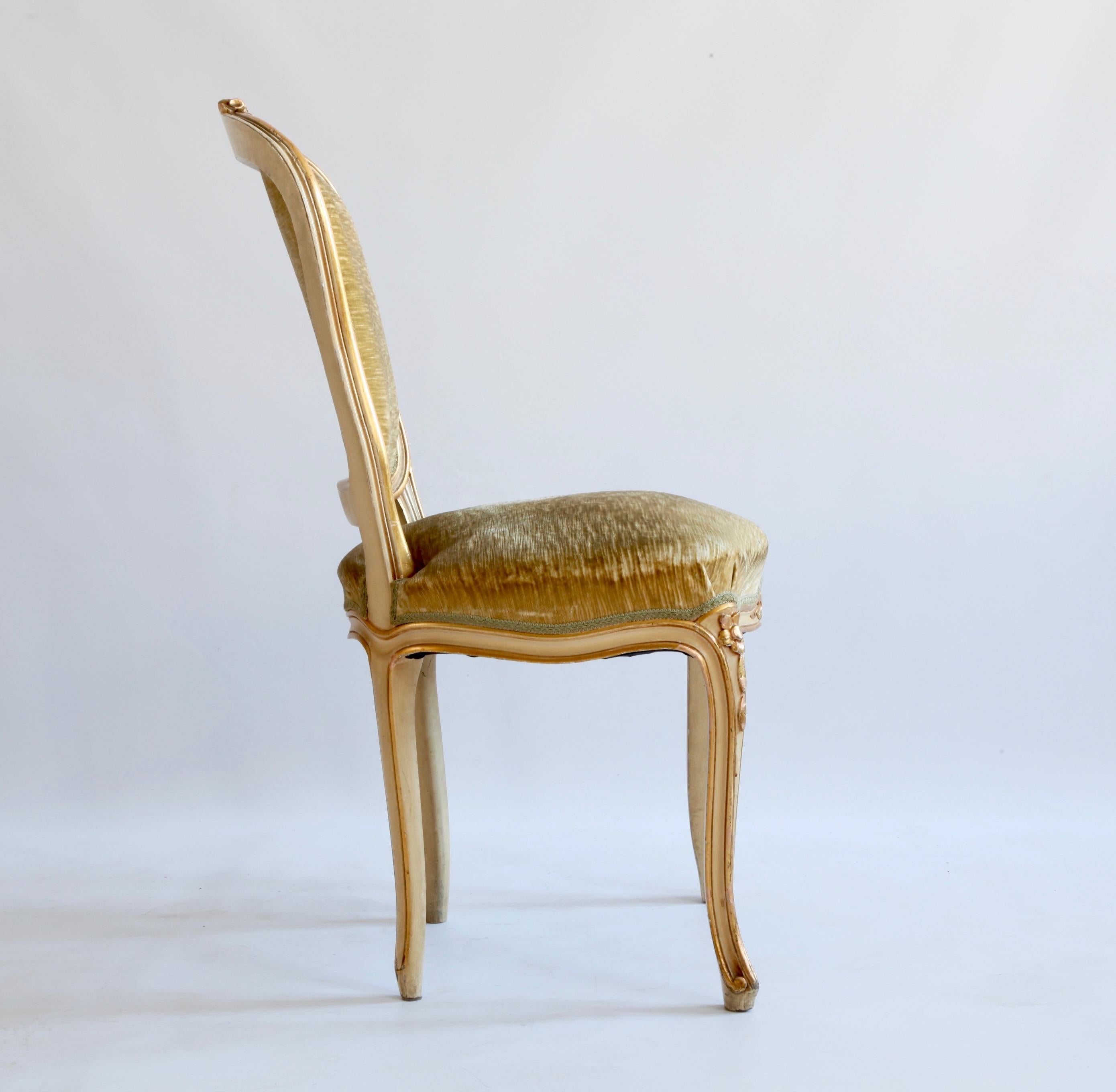 Set of 6 Matching Louis XV Style Chairs, with Gilded Highlights In Good Condition In London, Park Royal