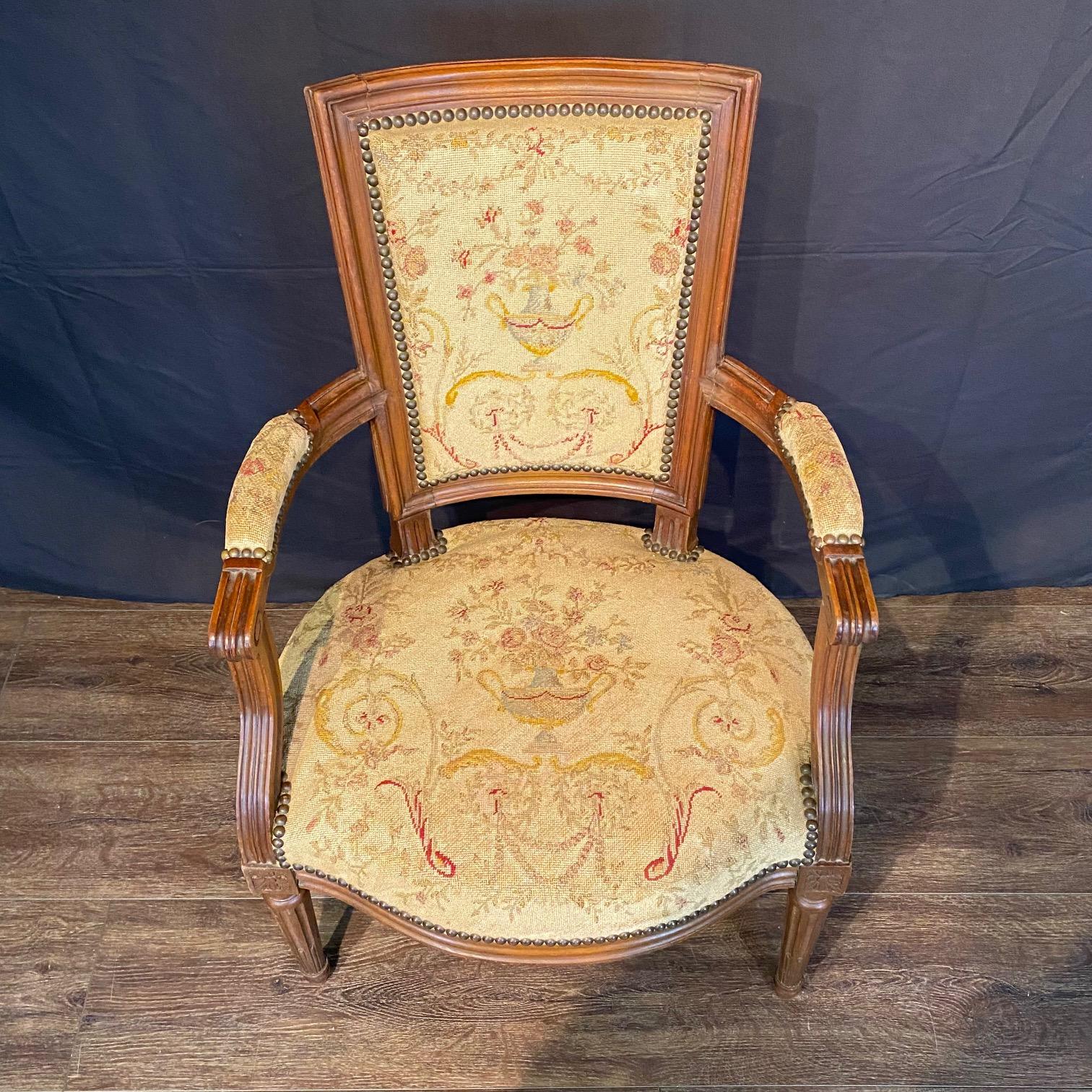 Satz von 6 französischen Louis XVI Sesseln oder Fauteuils mit original Aubusson Wandteppich im Angebot 4