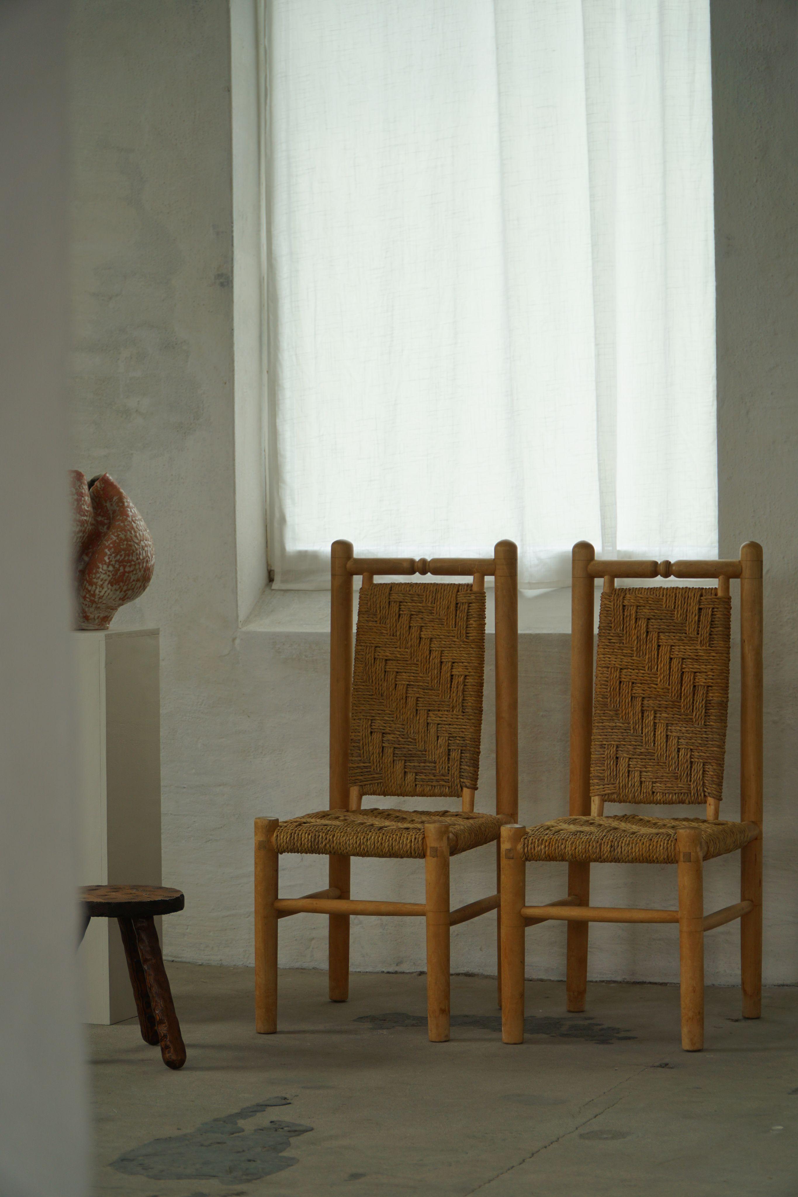 Set of 6 stunning French mid century naturalist woven high back chairs in solid elm, 1960s. Clearly inspired by Charlotte Perriand and her work with wood and straw creations. The combination of the elm structure and the woven seat/back is an organic