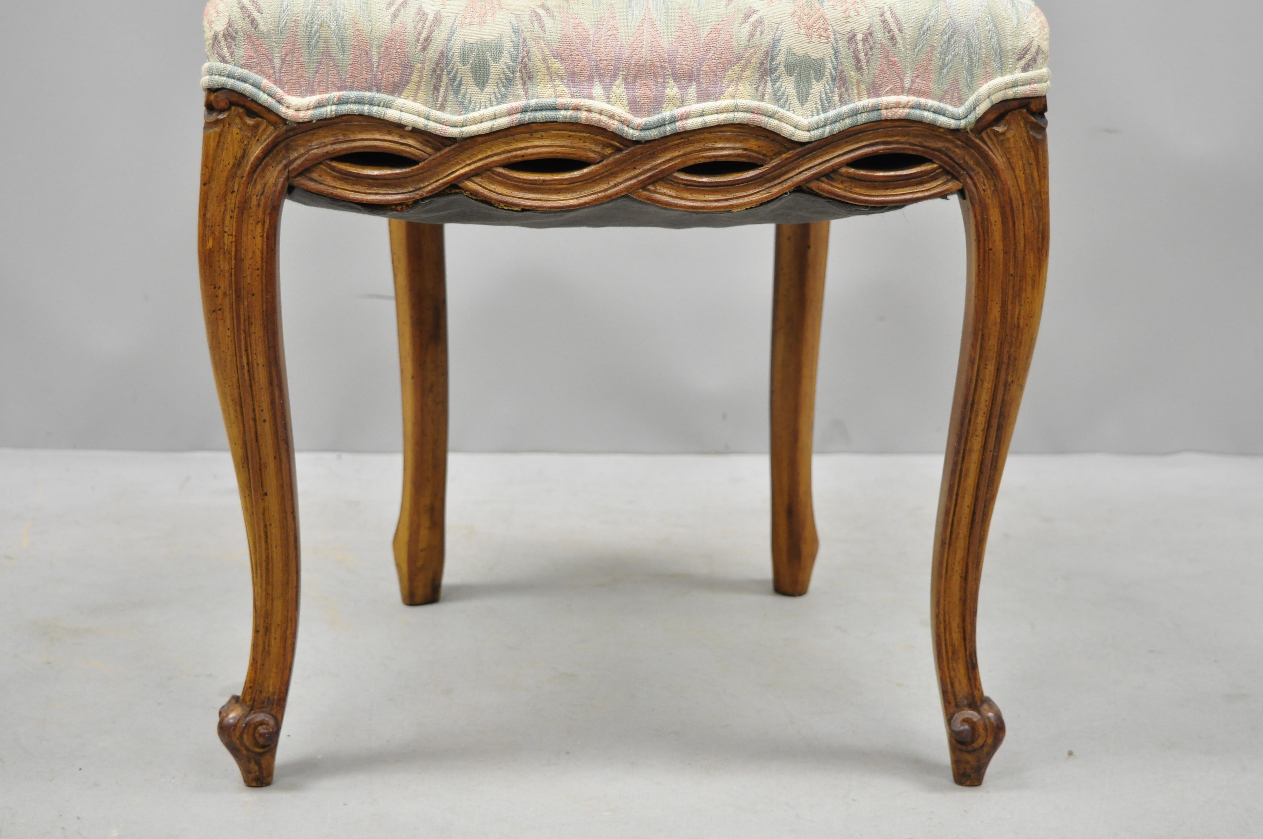 Set of 6 French Provincial Style Pretzel Back Spiral Carved Dining Chairs In Good Condition In Philadelphia, PA