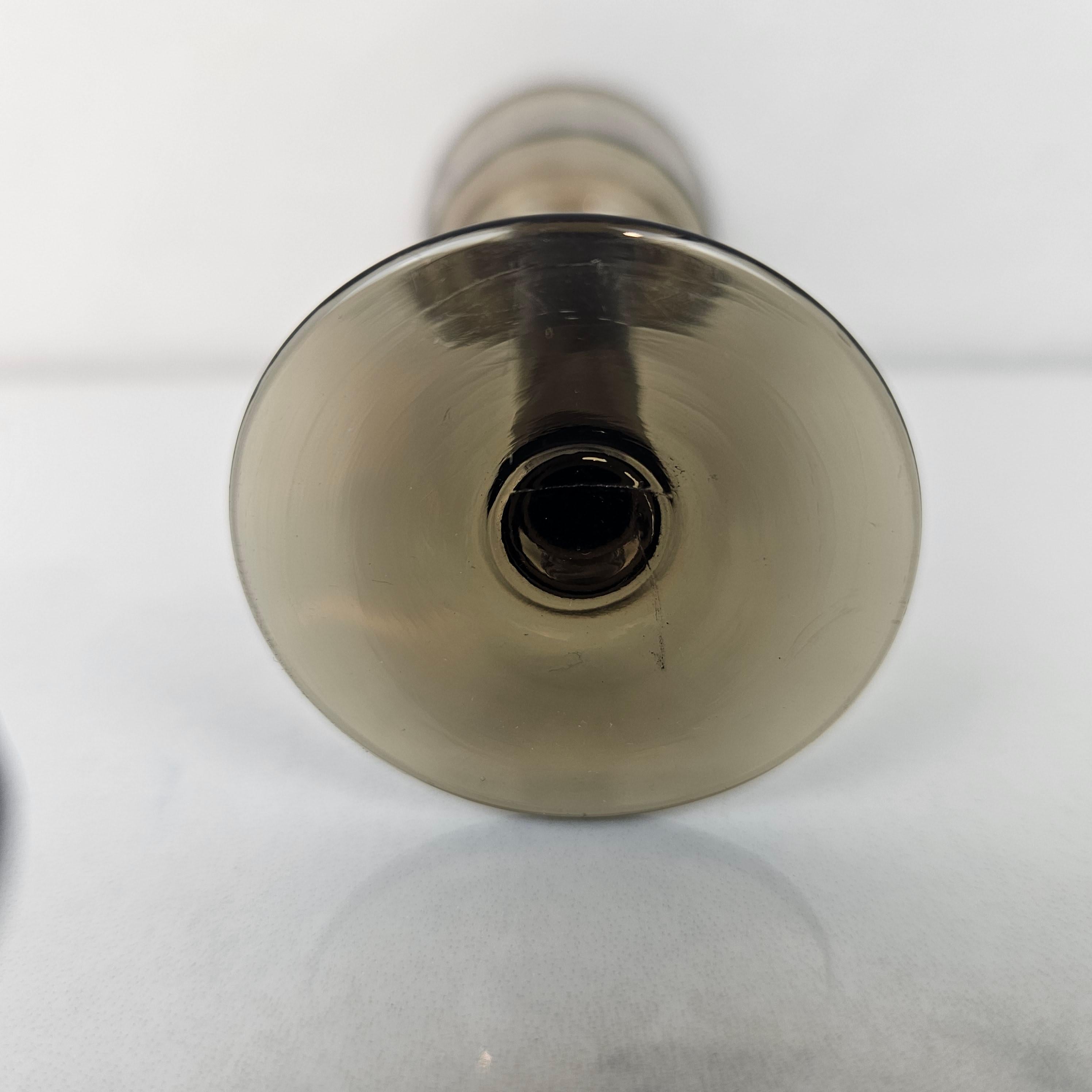 Ensemble de 6 verres à liqueur français gris fumé, années 1930 en vente 1