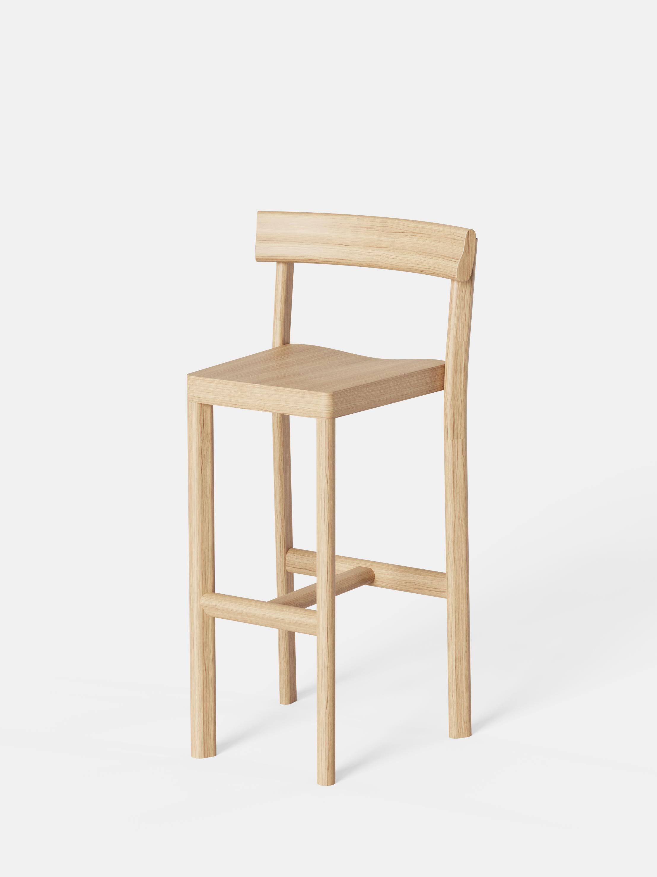 Set of 6 Galta 75 Oak Counter Chairs by Kann Design
Dimensions: D 50 x W 43 x H 101.5 cm.
Materials: Natural oak.
Available in other colors.

The Galta counter chair is the big sister of the classic Galta chair. The base stretches and reveals the