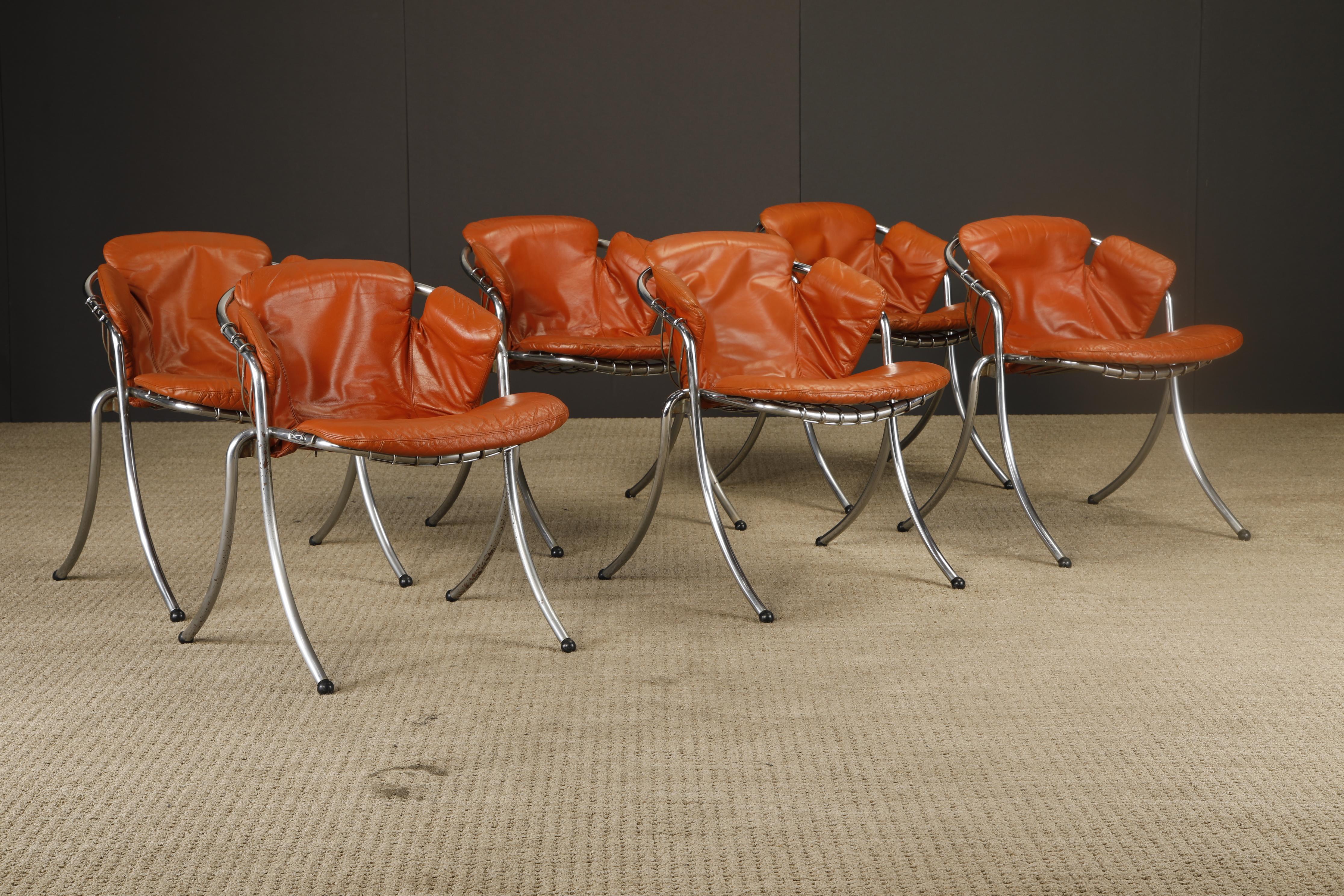 Dieses Set von sechs (6) verchromten Stahlstühlen aus dem Space Age, die in den 1970er Jahren von Gastone Rinaldi für RIMA entworfen wurden, verkörpert den italienischen Modernismus in seiner elegantesten Form. Mit ihren fließenden, freitragenden
