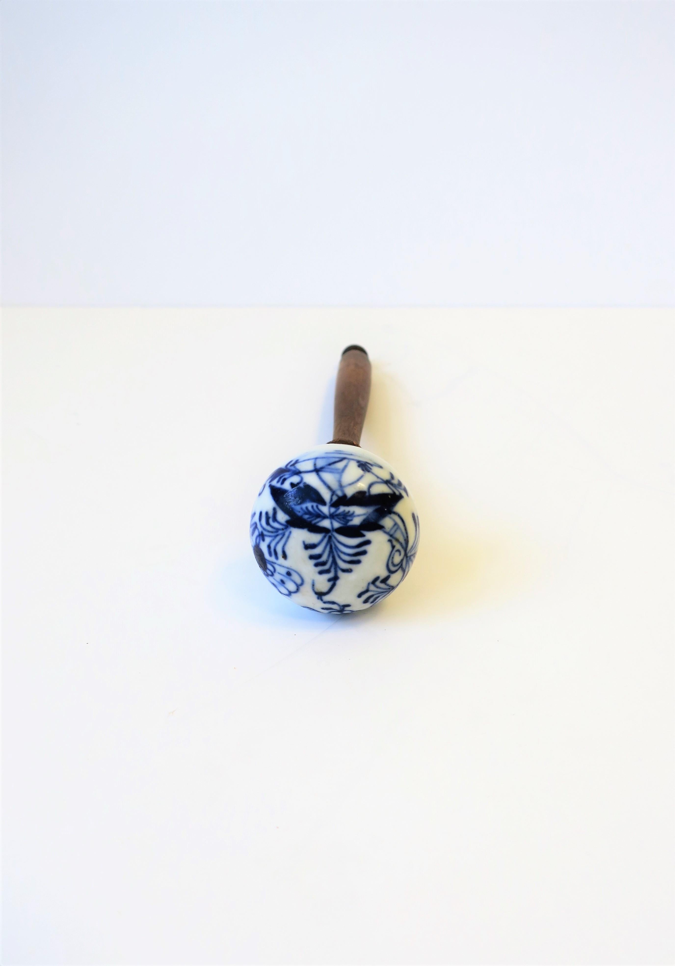 Blaues und weißes Meissener Porzellan-Keramikgeschirr im Angebot 10
