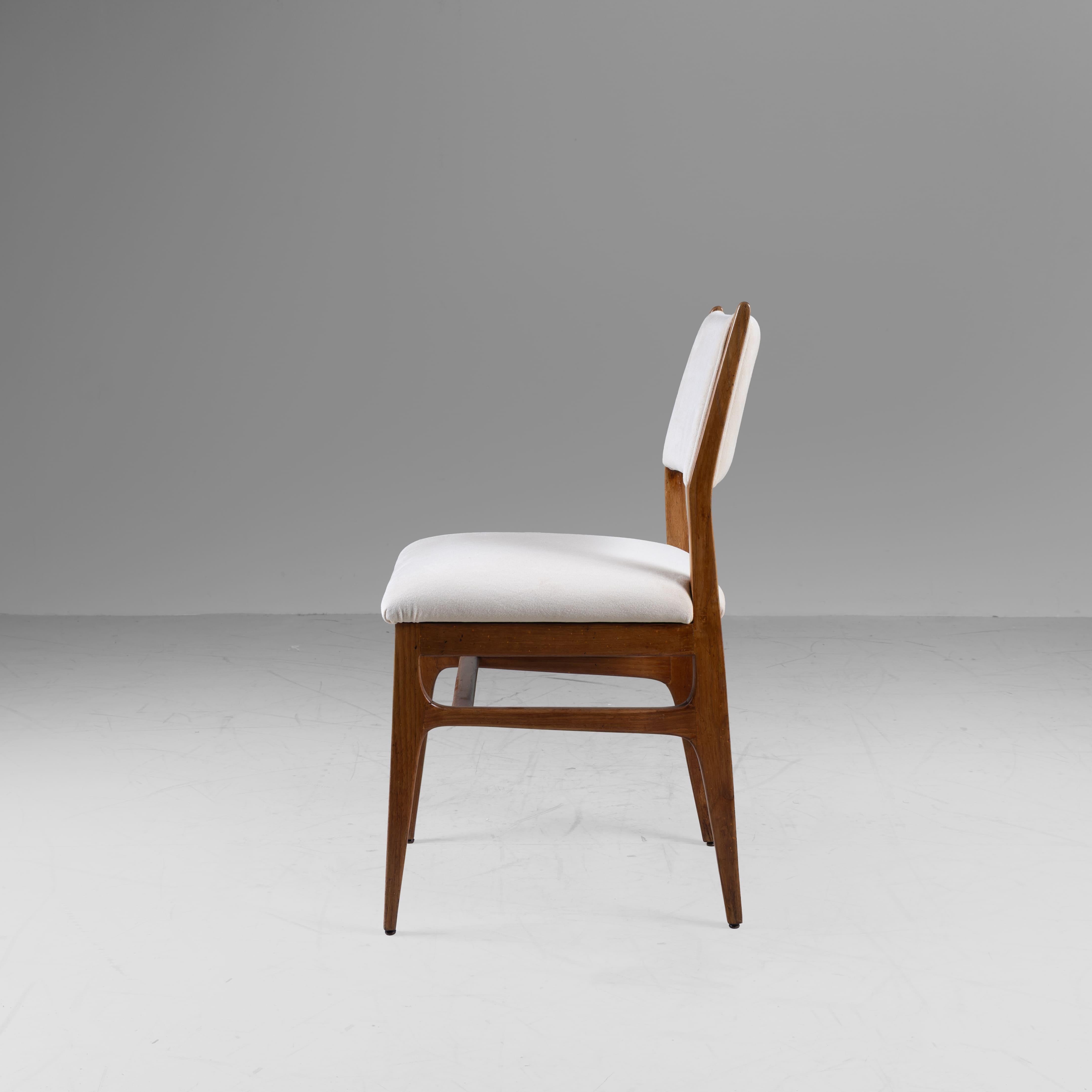 Satz von 6 Stühlen von Gio Ponti für ISA Bergamo, weißer Samt, 1950 im Angebot 1