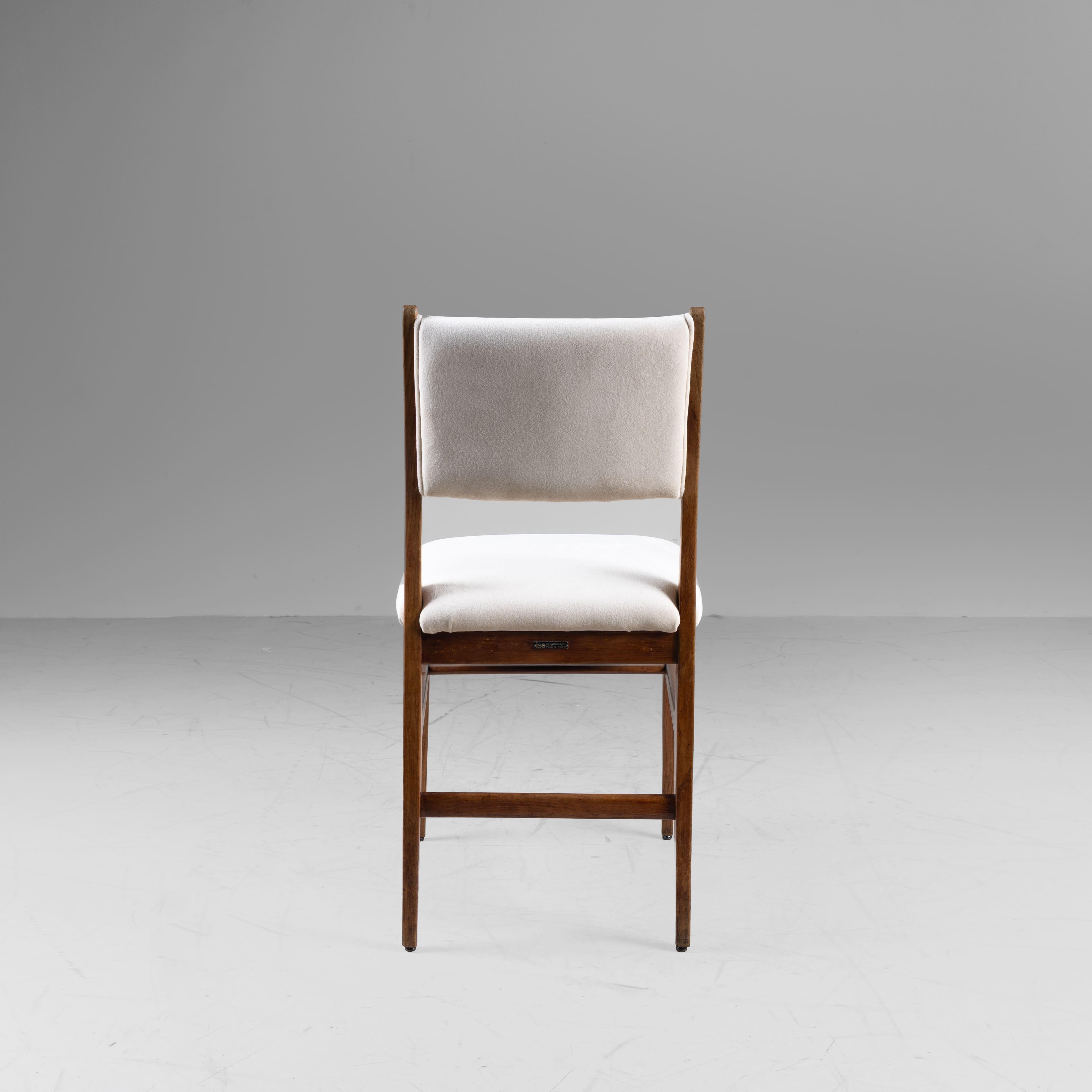 Satz von 6 Stühlen von Gio Ponti für ISA Bergamo, weißer Samt, 1950 im Angebot 2