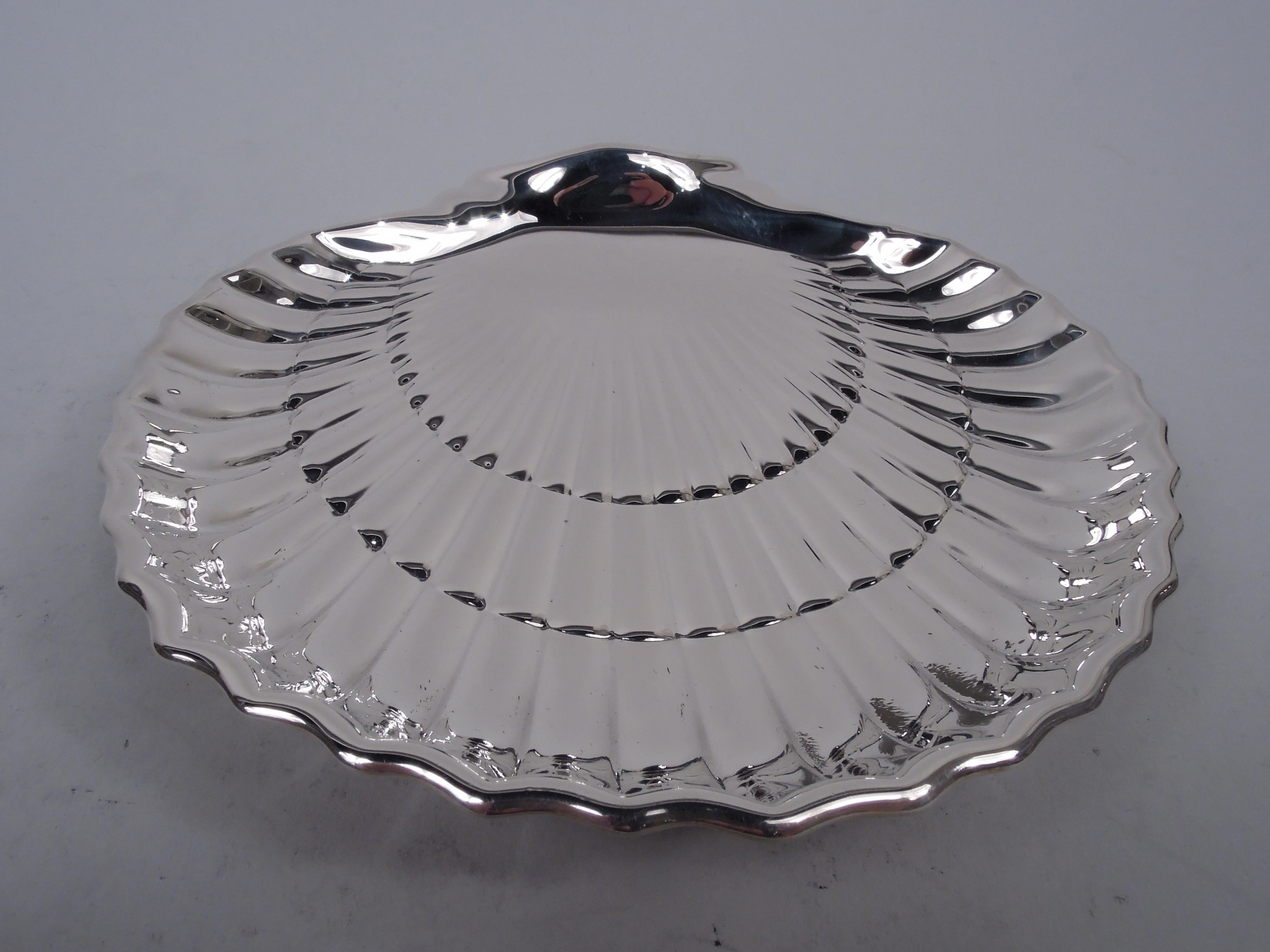 20th Century Set of 6 Gorham Midcentury Modern Scallop Shell Seafood Dishes For Sale