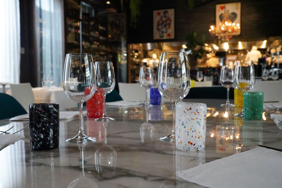 Minimaliste Ensemble de 6 verres à boire Goto de Murano verts faits à la main, uniques en vente