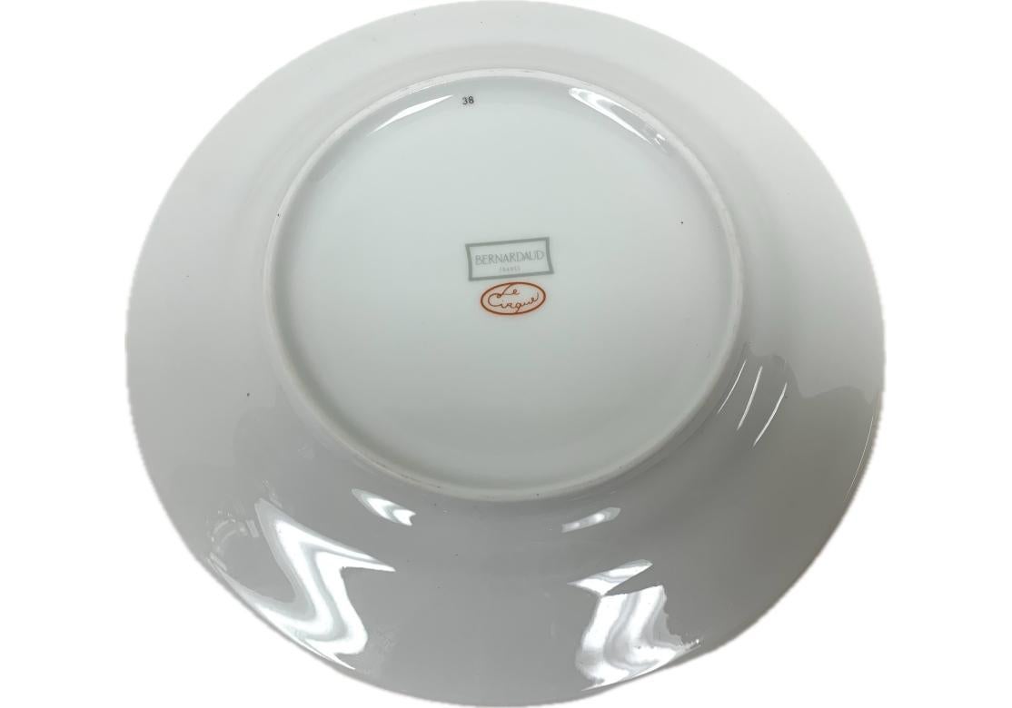 XX secolo Set di 6 pezzi Greene & Greene, Le Cirque N.Y. Piatto da insalata Bernardaud Limoges personalizzato in vendita