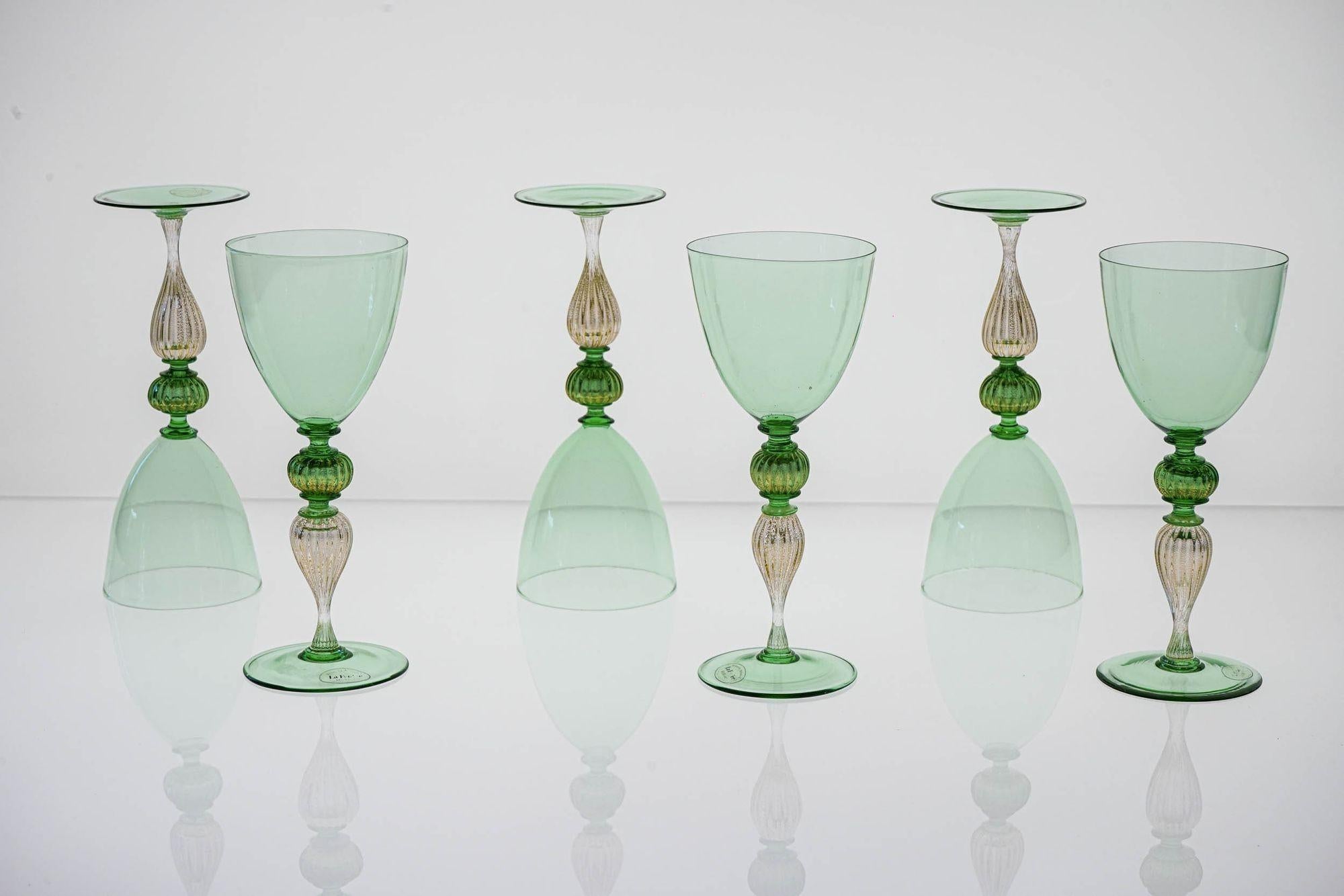Italiano Set di 6 bicchieri da vino Greene & Greene. La Fenice. Foglia d'oro e gambo a coste.