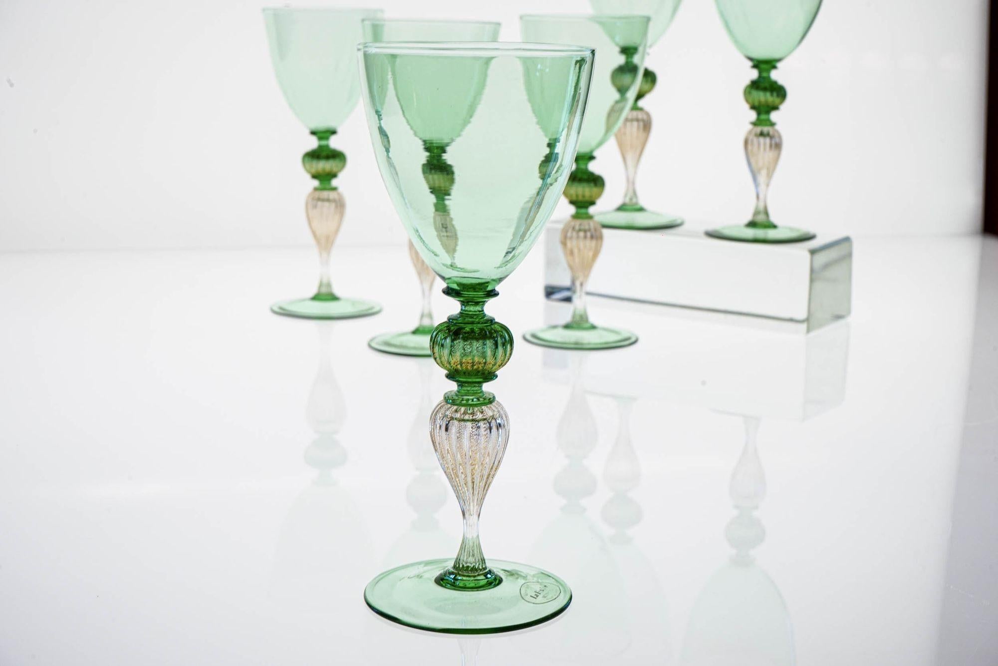 Vetro Set di 6 bicchieri da vino Greene & Greene. La Fenice. Foglia d'oro e gambo a coste.