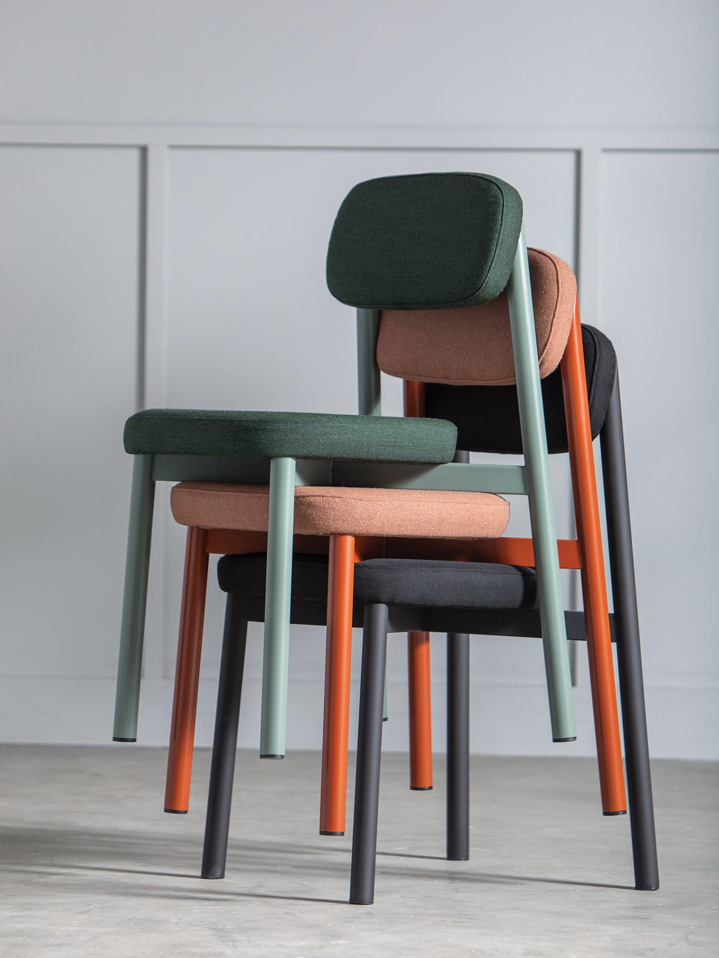 Post-Modern Set of 6 Green Residence Chairs by Kann Design For Sale