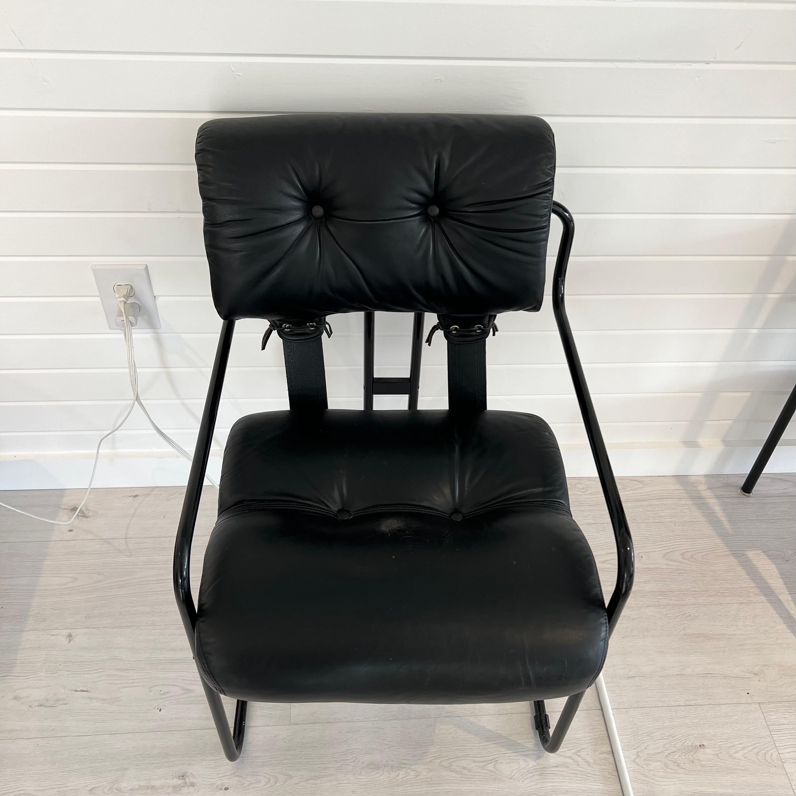 Cuir Ensemble de 6 chaises Guido Faleschini Tucroma en cuir noir, 1980 Italie en vente