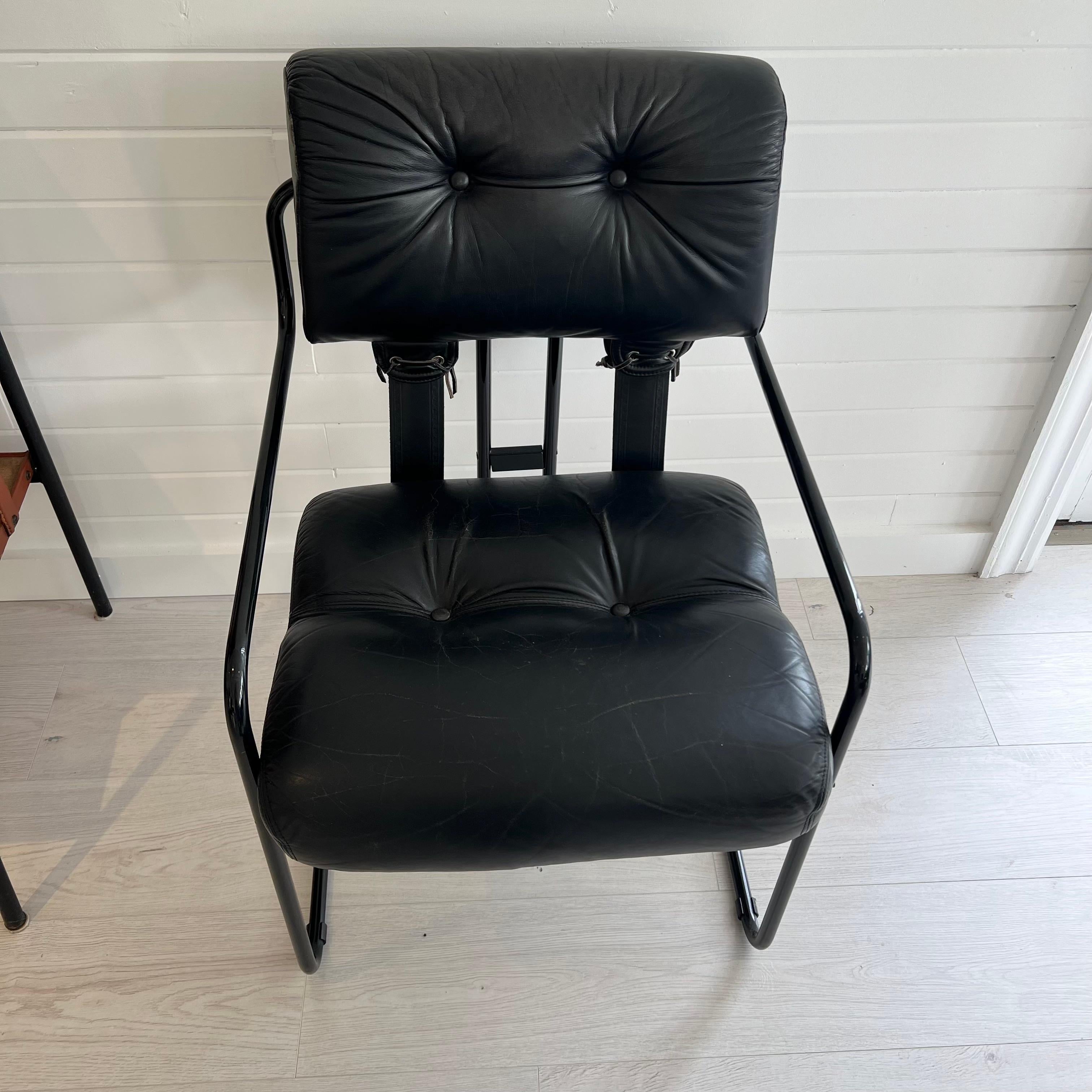 Ensemble de 6 chaises Guido Faleschini Tucroma en cuir noir, 1980 Italie en vente 3