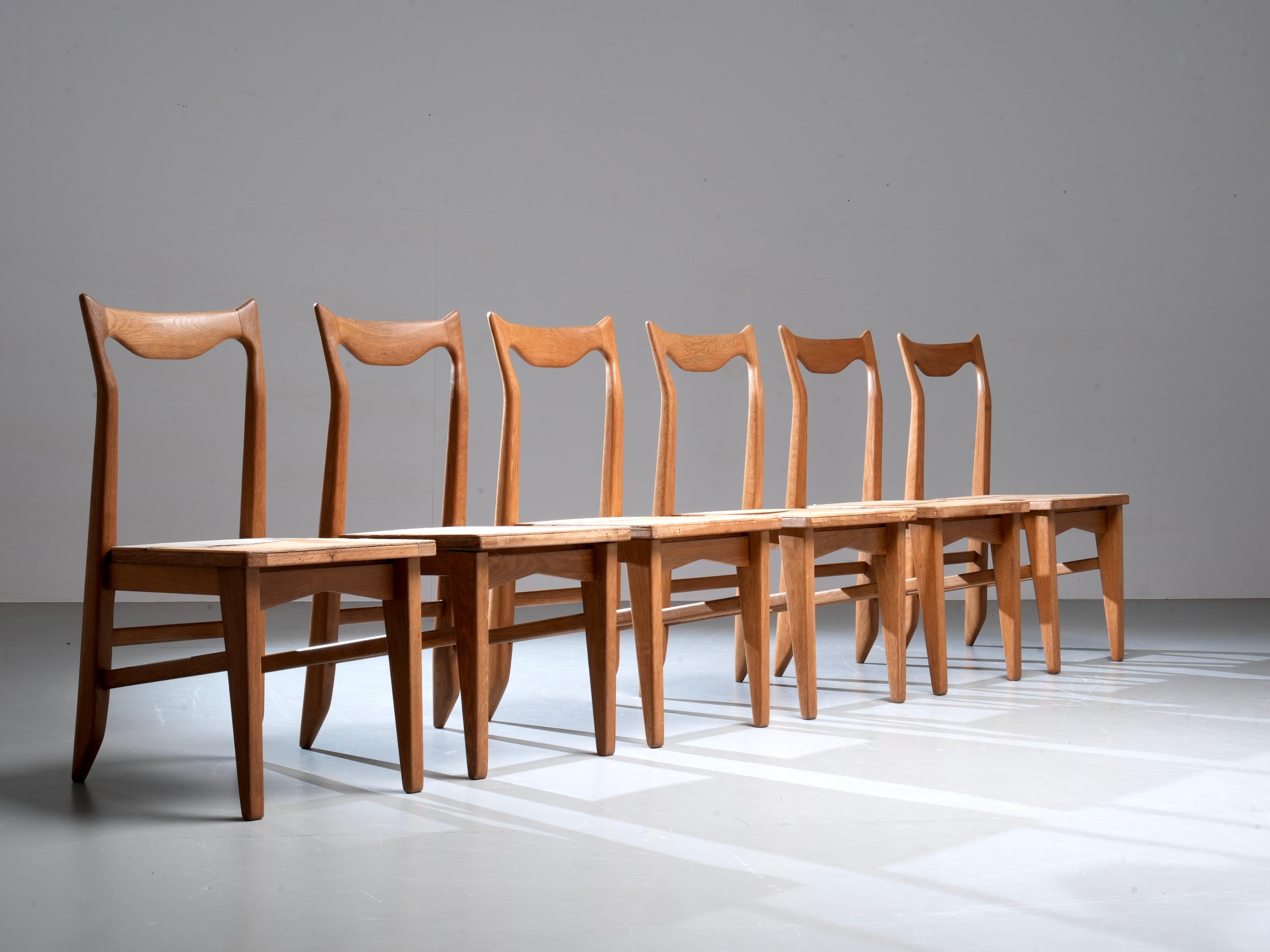 Set of 6 Guillerme et Chambron Dining Chairs in Oak, France, 1960's For Sale 4