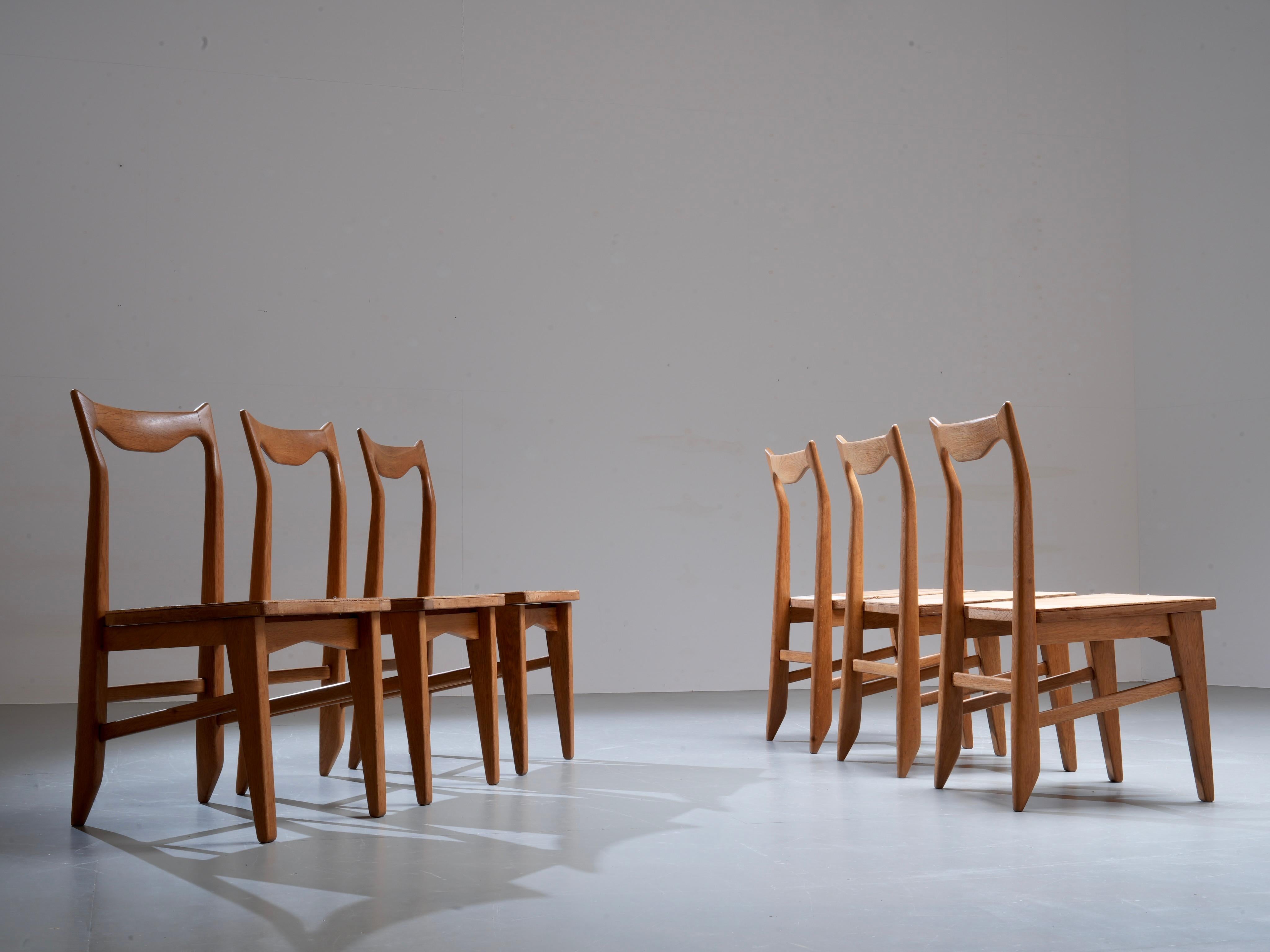 French Set of 6 Guillerme et Chambron Dining Chairs in Oak, France, 1960's For Sale