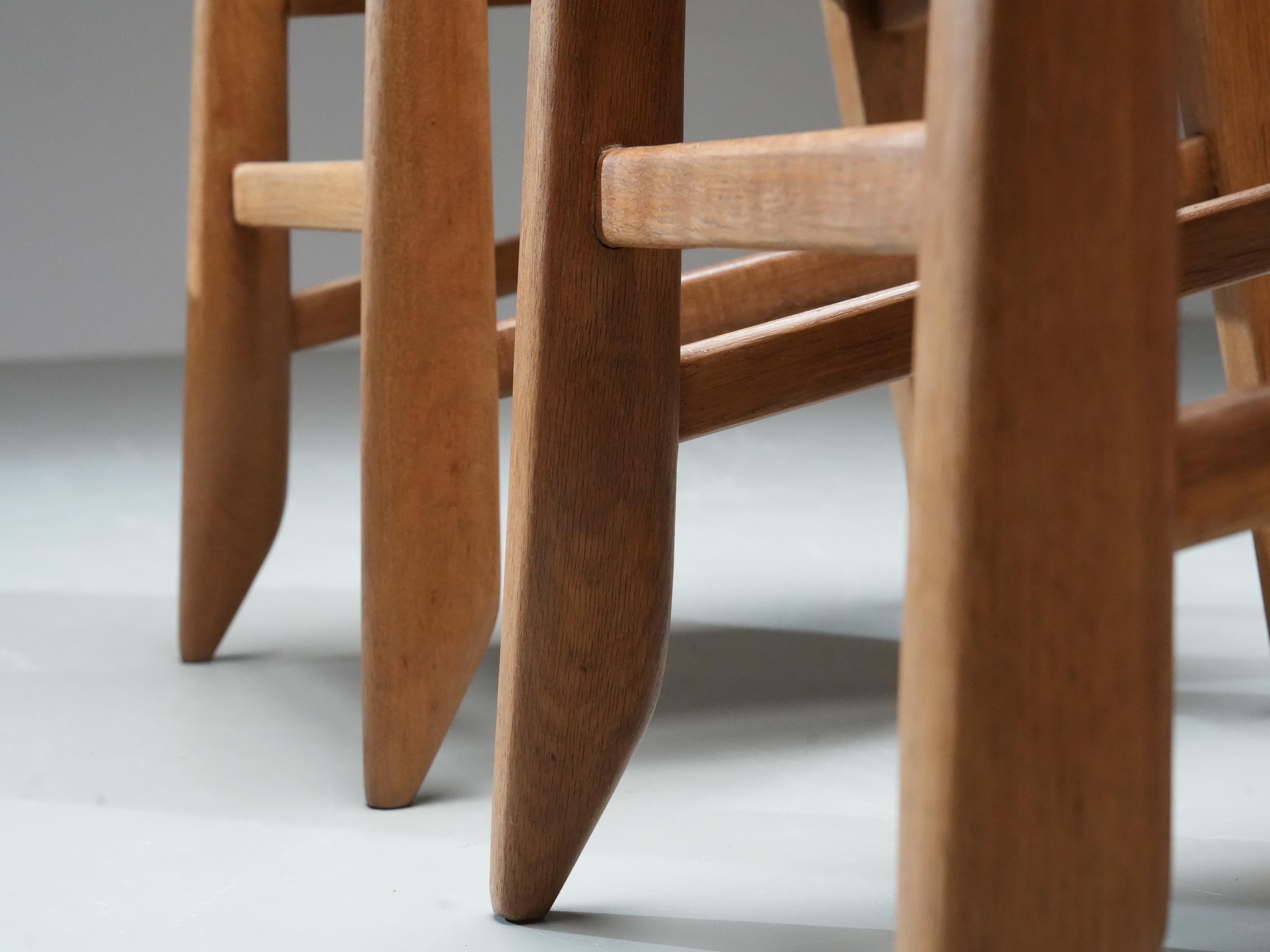 Set of 6 Guillerme et Chambron Dining Chairs in Oak, France, 1960's In Good Condition For Sale In Uithoorn, NL