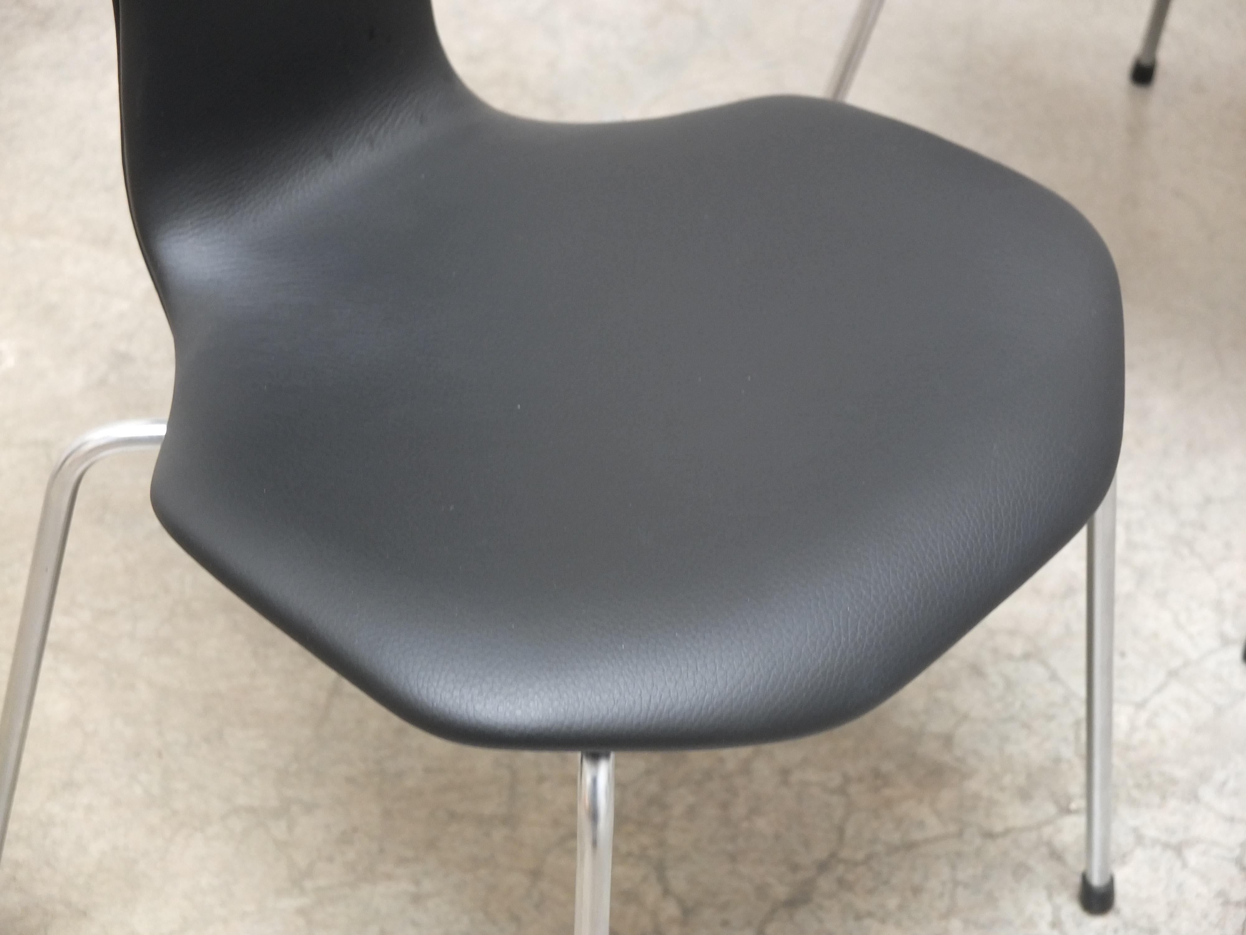 Set of 6 'Hammer' Chairs in Leather by Arne Jacobsen for Fritz Hansen, 1967 For Sale 9