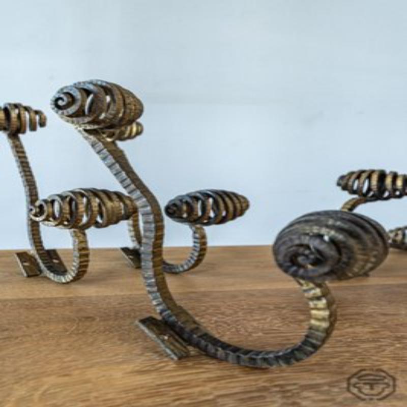 Ensemble de 6 crochets martelés, années 1930 en vente 2