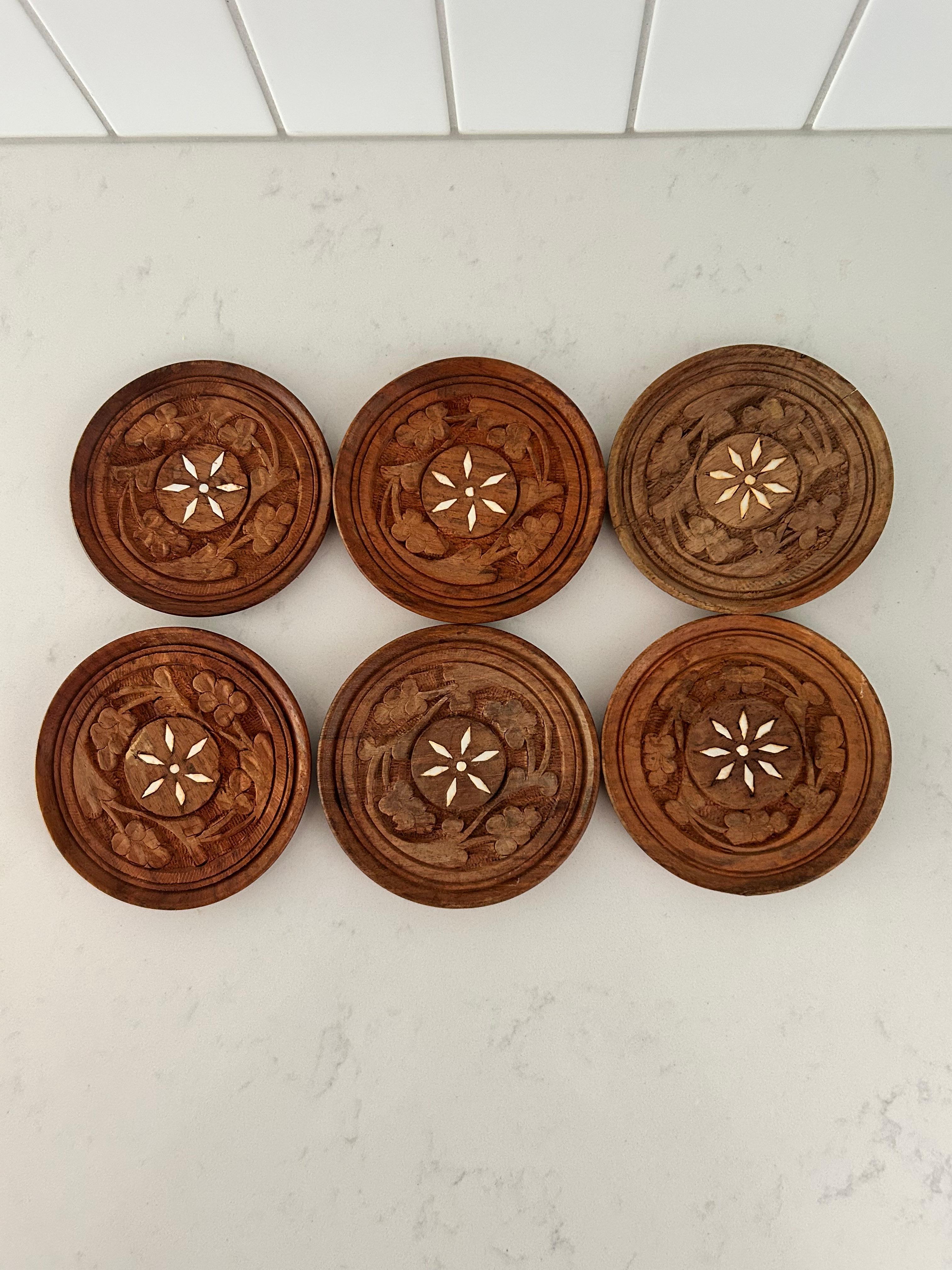 Set of 6 Hand-Carved Sheesham Wood Coasters circa 1970s Indio en venta