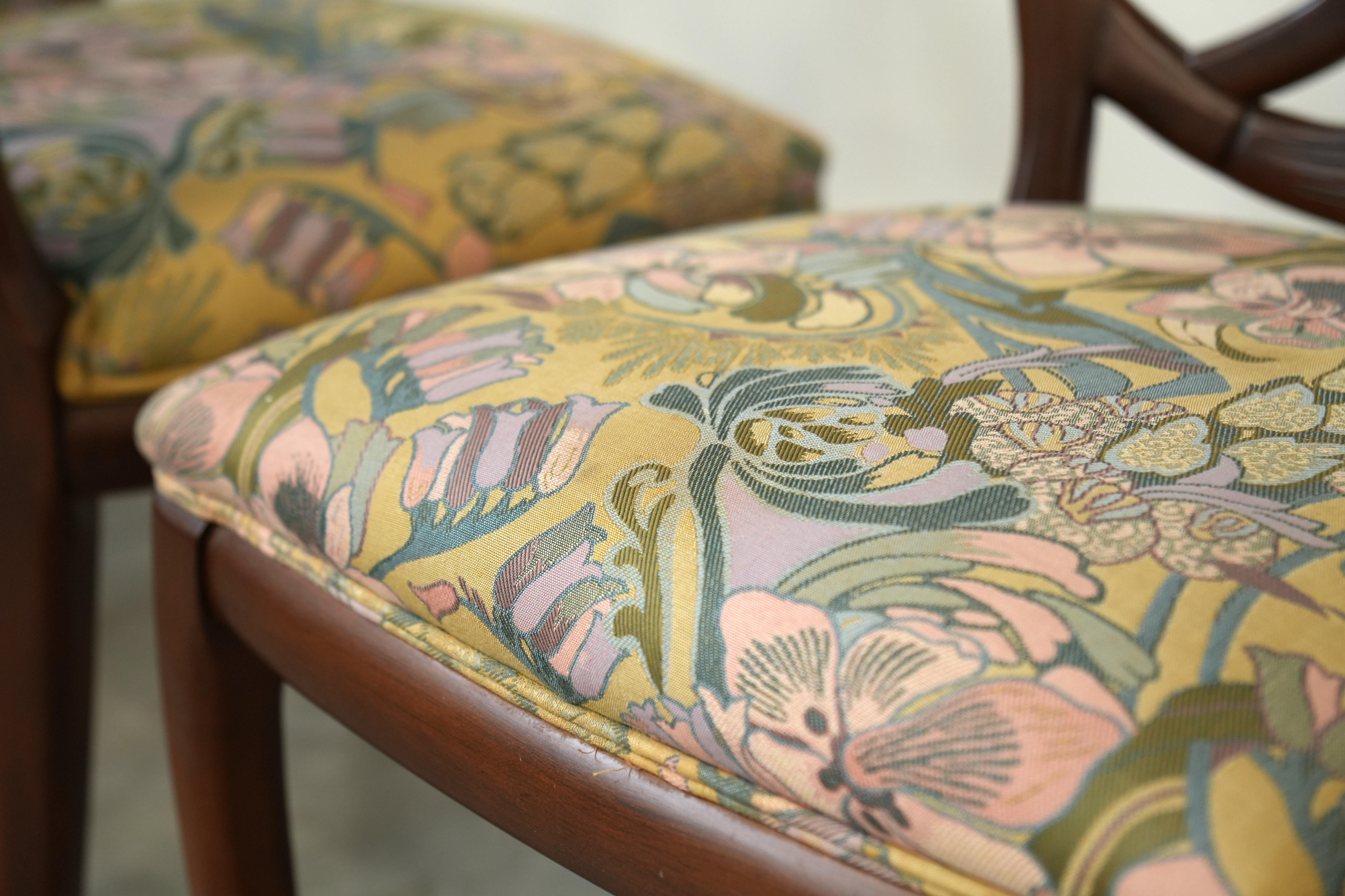 Set of 6 Hand‑Carved Art Nouveau Revival Dining Chairs with Floral Seats in vendita 9
