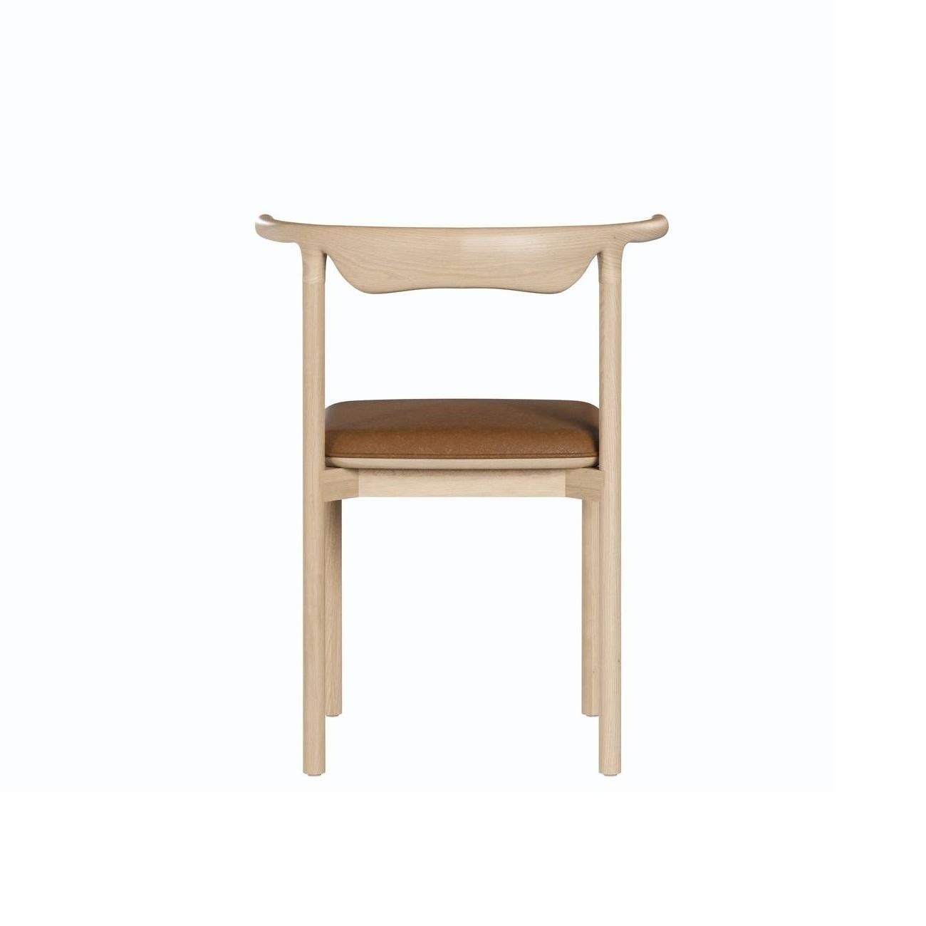 Set di 6 sedie da pranzo in legno di noce lavorate a mano in stile moderno scandinavo in vendita 2