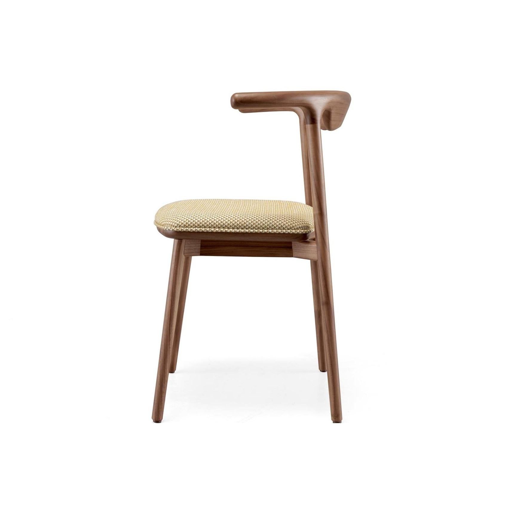 XXI secolo e contemporaneo Set di 6 sedie da pranzo in legno di noce lavorate a mano in stile moderno scandinavo in vendita