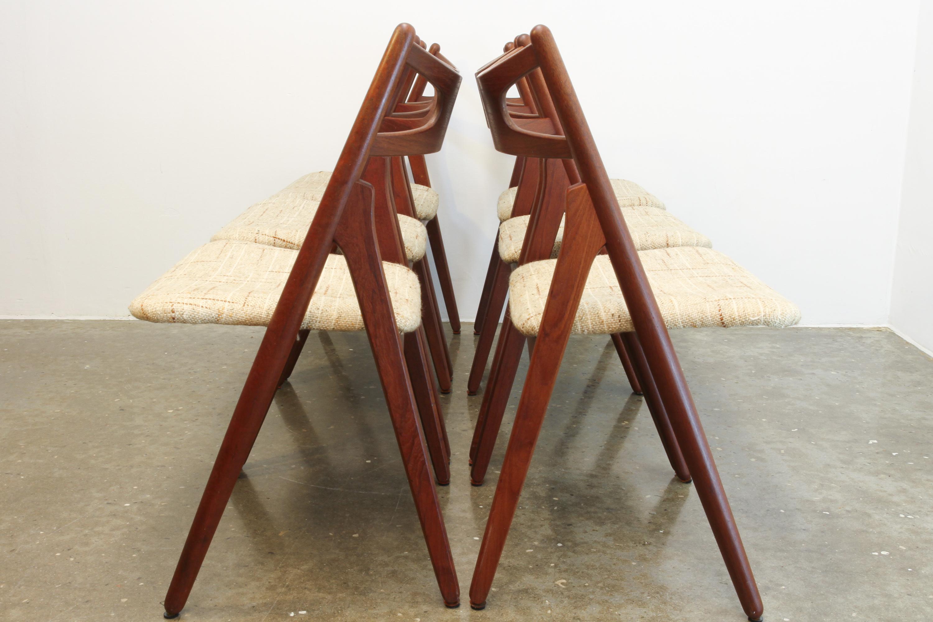 Scandinavian Modern Set of 6 Hans J. Wegner Sawbuck Chair CH 29 in Teak for Carl Hansen, 1960s