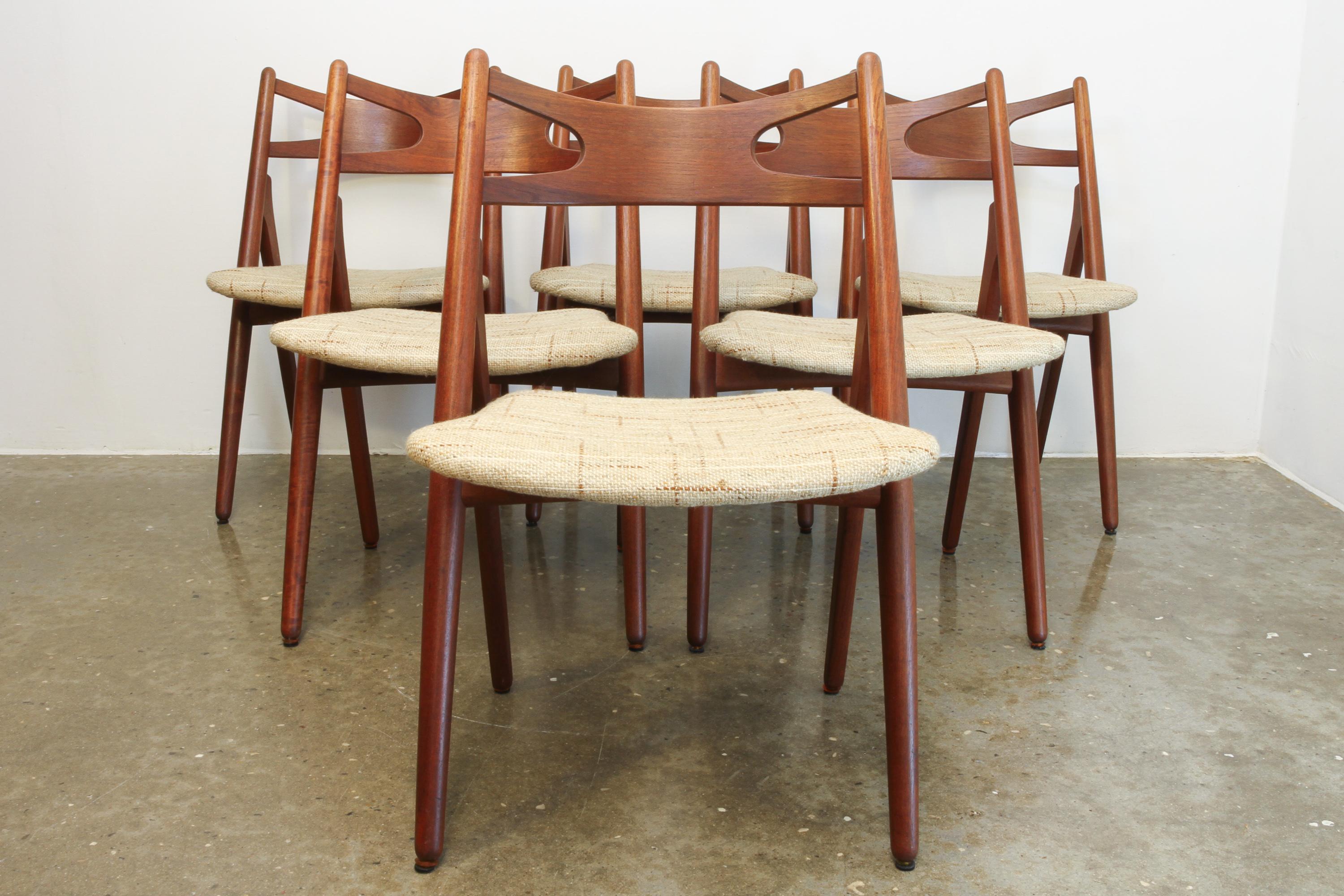 Set of 6 Hans J. Wegner Sawbuck Chair CH 29 in Teak for Carl Hansen, 1960s In Good Condition In Asaa, DK