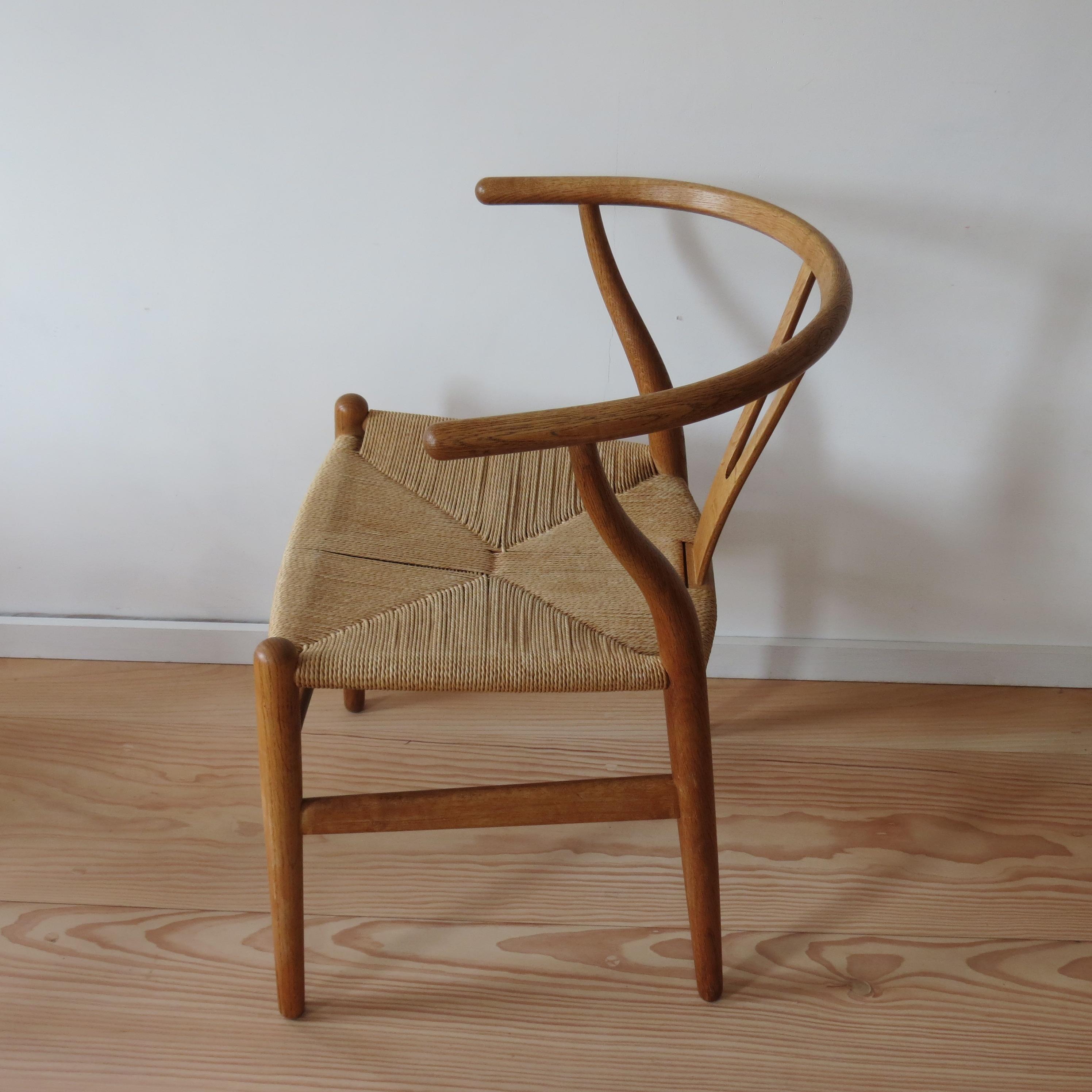 Set of 6 Hans J Wegner Wishbone Ch24 Chair Carl Hanson 1960s Editions in Oak In Good Condition In Stow on the Wold, GB